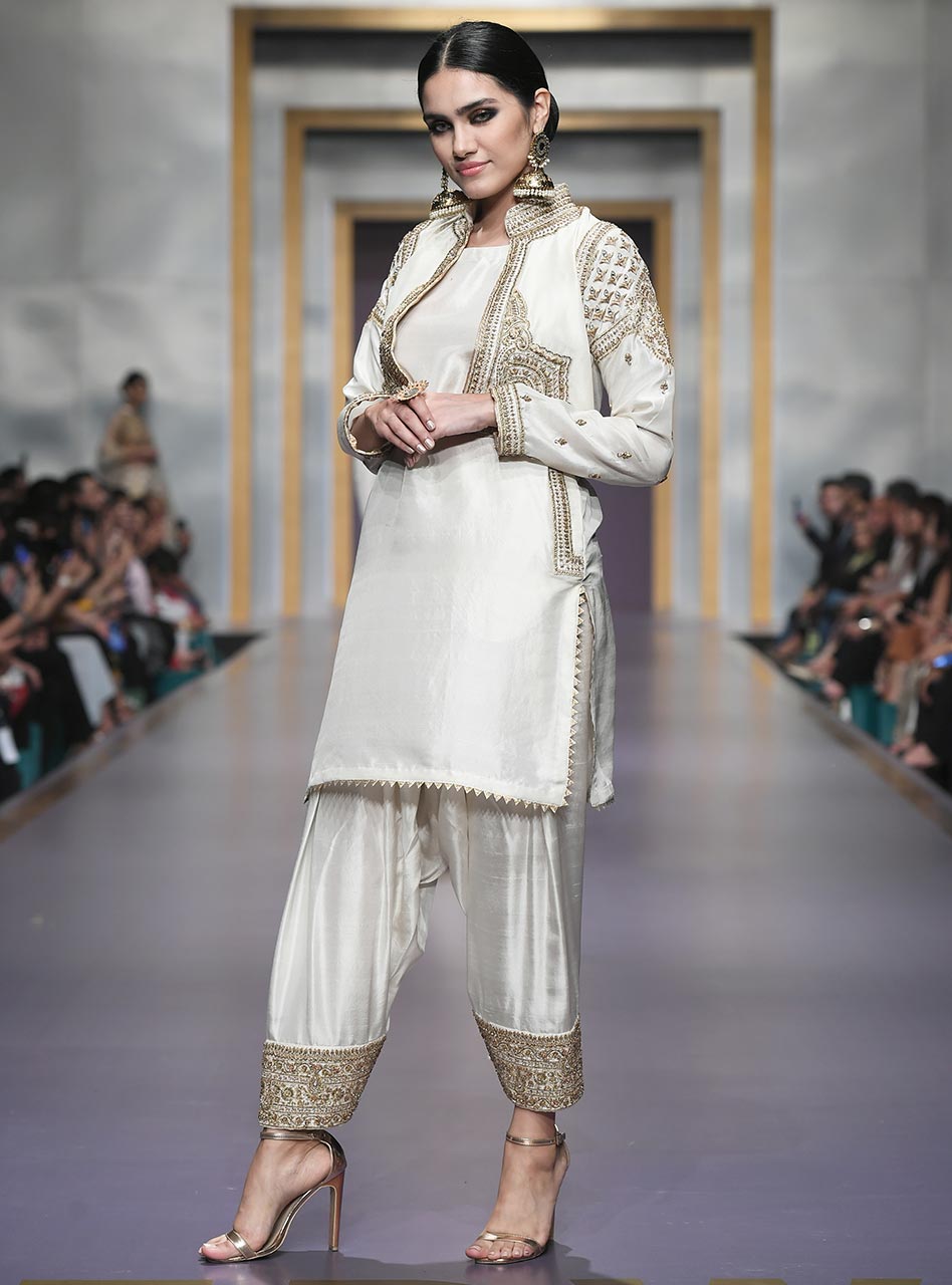 Zainab Chottani | Semi Formals | MEHRAB by Zainab Chottani - Designer Dress - Type: Formal - Available at Libayah - 100% Original