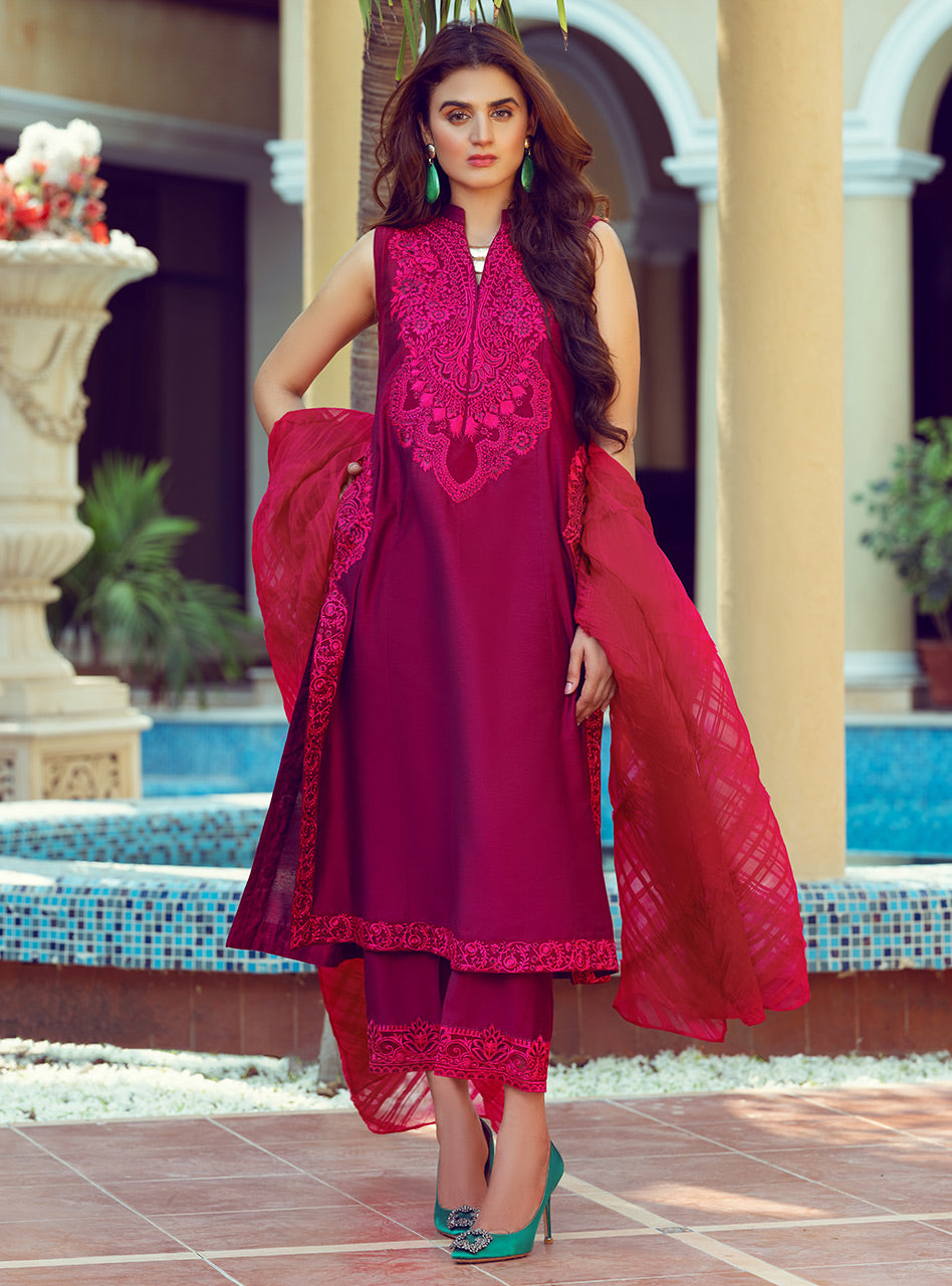 Zainab Chottani | Luxury Pret | BERRY BLISS by Zainab Chottani - Designer Dress - Type: Ladies Clothes - Available at Libayah - 100% Original
