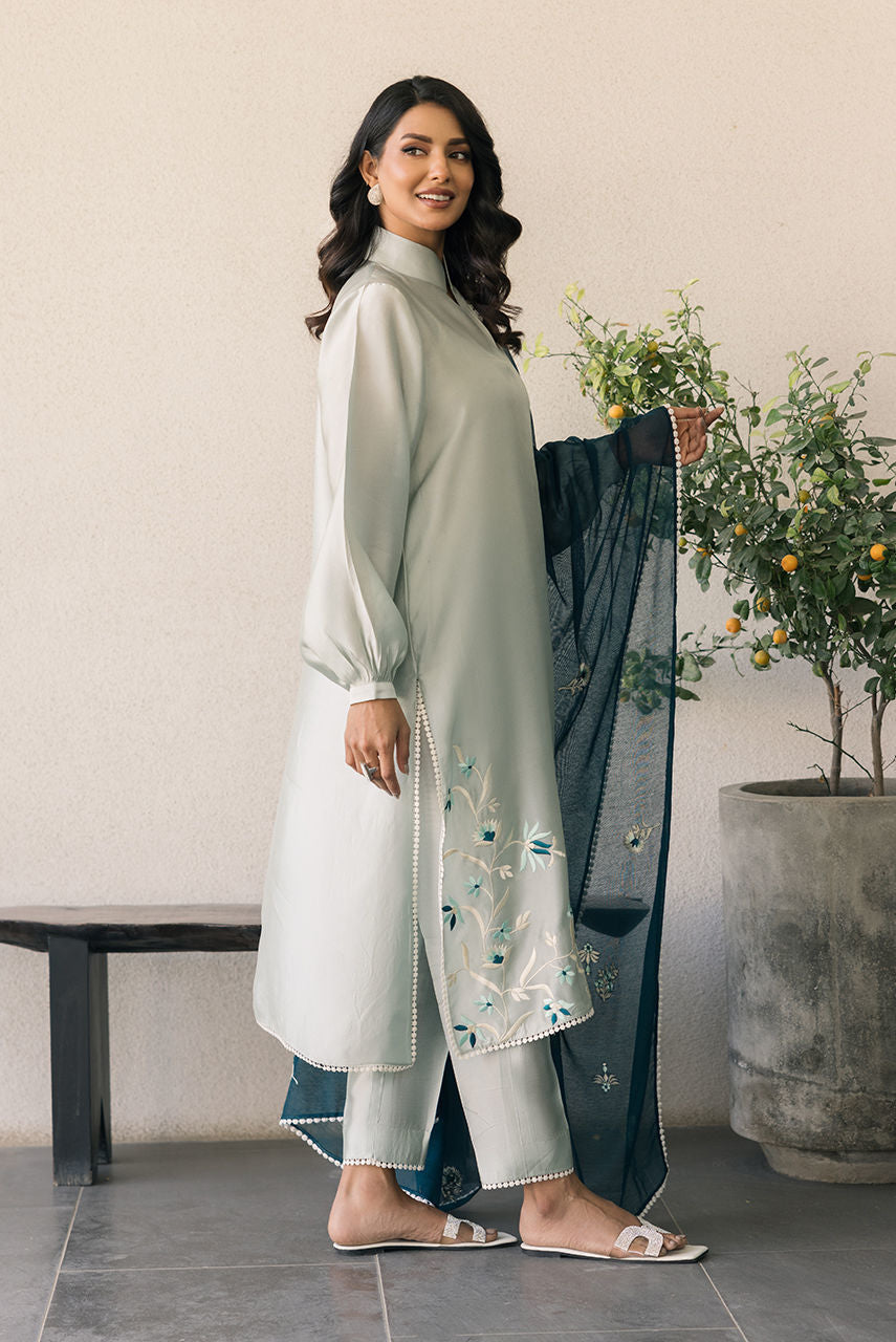 Deepak Perwani | Eid Edit 25 | Kut323 by Deepak Perwani - Designer Dress - Type: Ladies Clothes - Available at Libayah - 100% Original