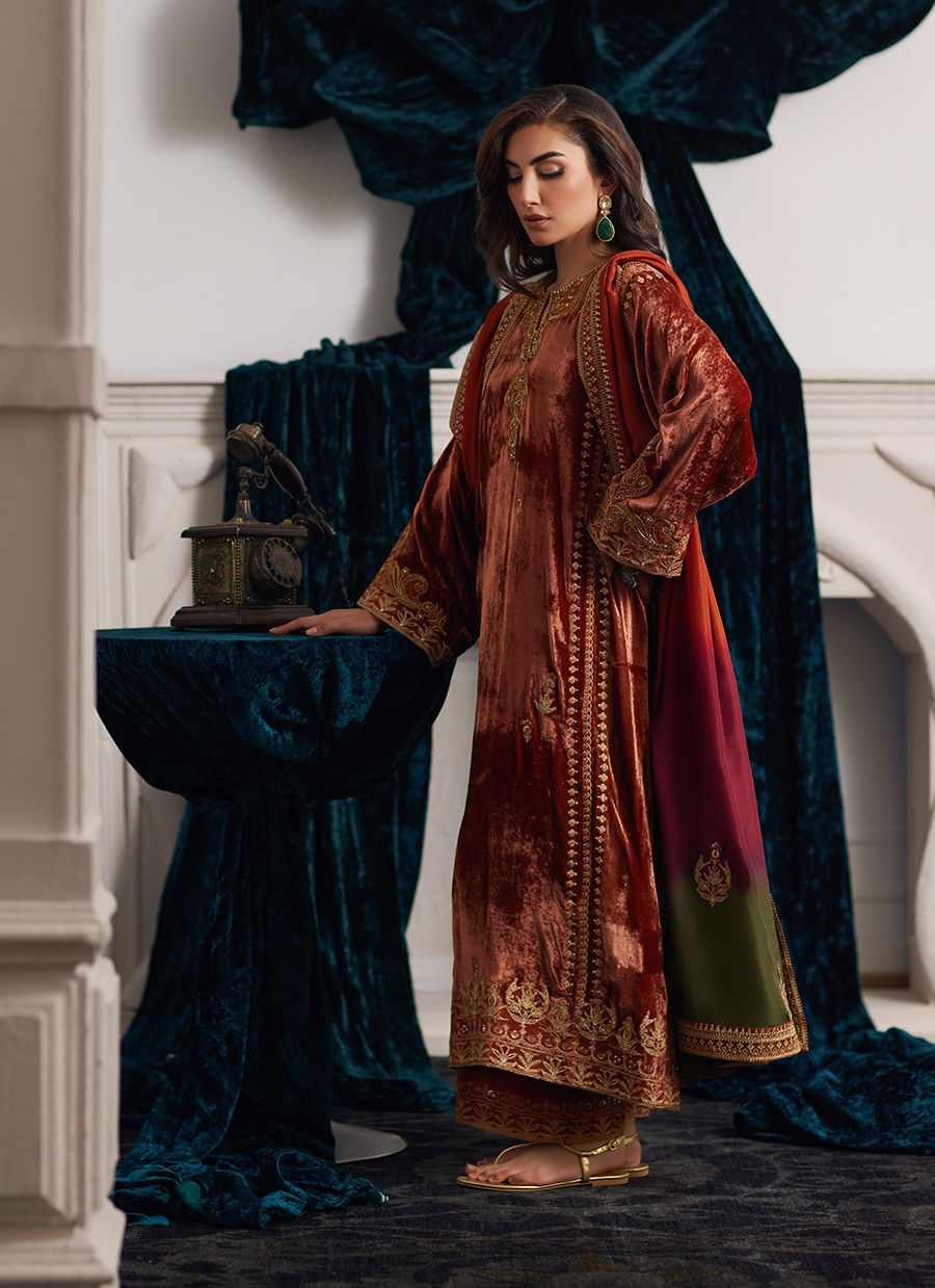 Farah Talib Aziz | Velvets The After Party | GRAZIELA SHIRT AND DUPATTA by Farah Talib Aziz - Designer Dress - Type: Ladies Clothes - Available at Libayah - 100% Original