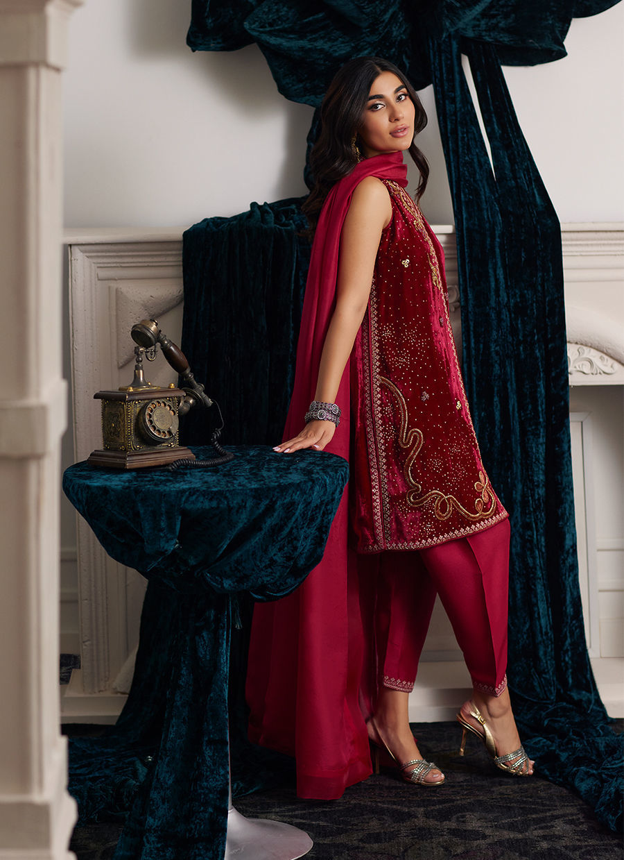 Farah Talib Aziz | Velvets The After Party | ISMAYA SHIRT AND DUPATTA by Farah Talib Aziz - Designer Dress - Type: Ladies Clothes - Available at Libayah - 100% Original