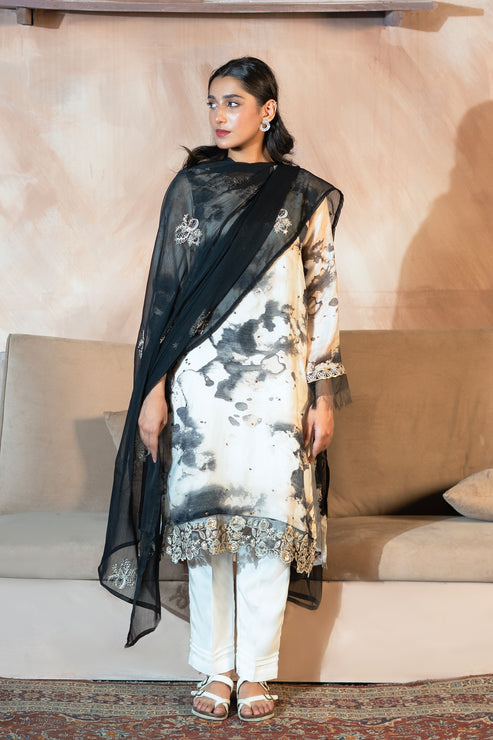 Kross Kulture | Luxury Baharaneh | Eira KLX-00810 by Kross Kulture - Designer Dress - Type: Ladies Clothes - Available at Libayah - 100% Original
