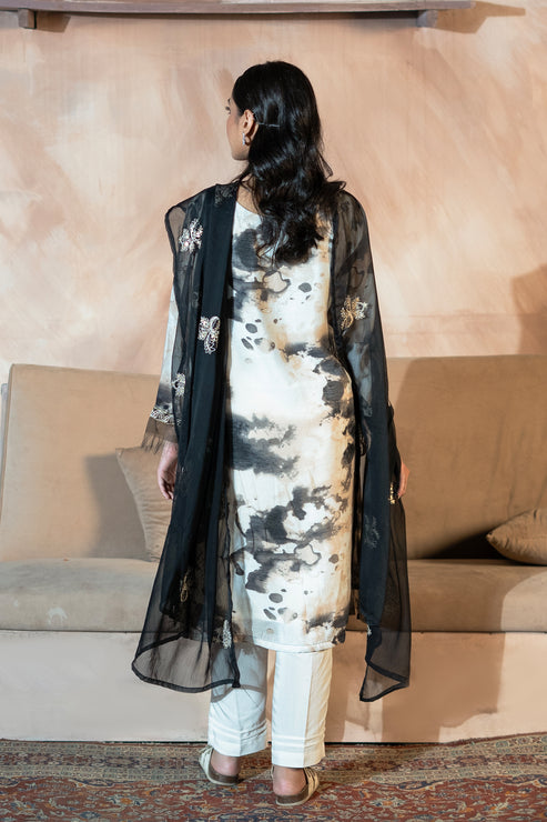 Kross Kulture | Luxury Baharaneh | Eira KLX-00810 by Kross Kulture - Designer Dress - Type: Ladies Clothes - Available at Libayah - 100% Original