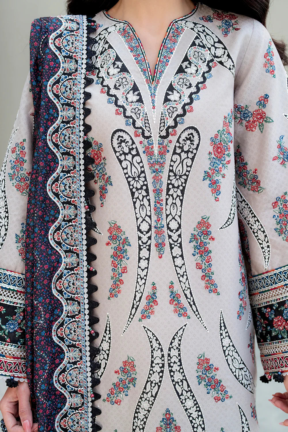 Jazmin | Shahkaar Luxury Lawn 25 | SL25-D7 by Jazmin - Designer Dress - Type: Ladies Clothes - Available at Libayah - 100% Original