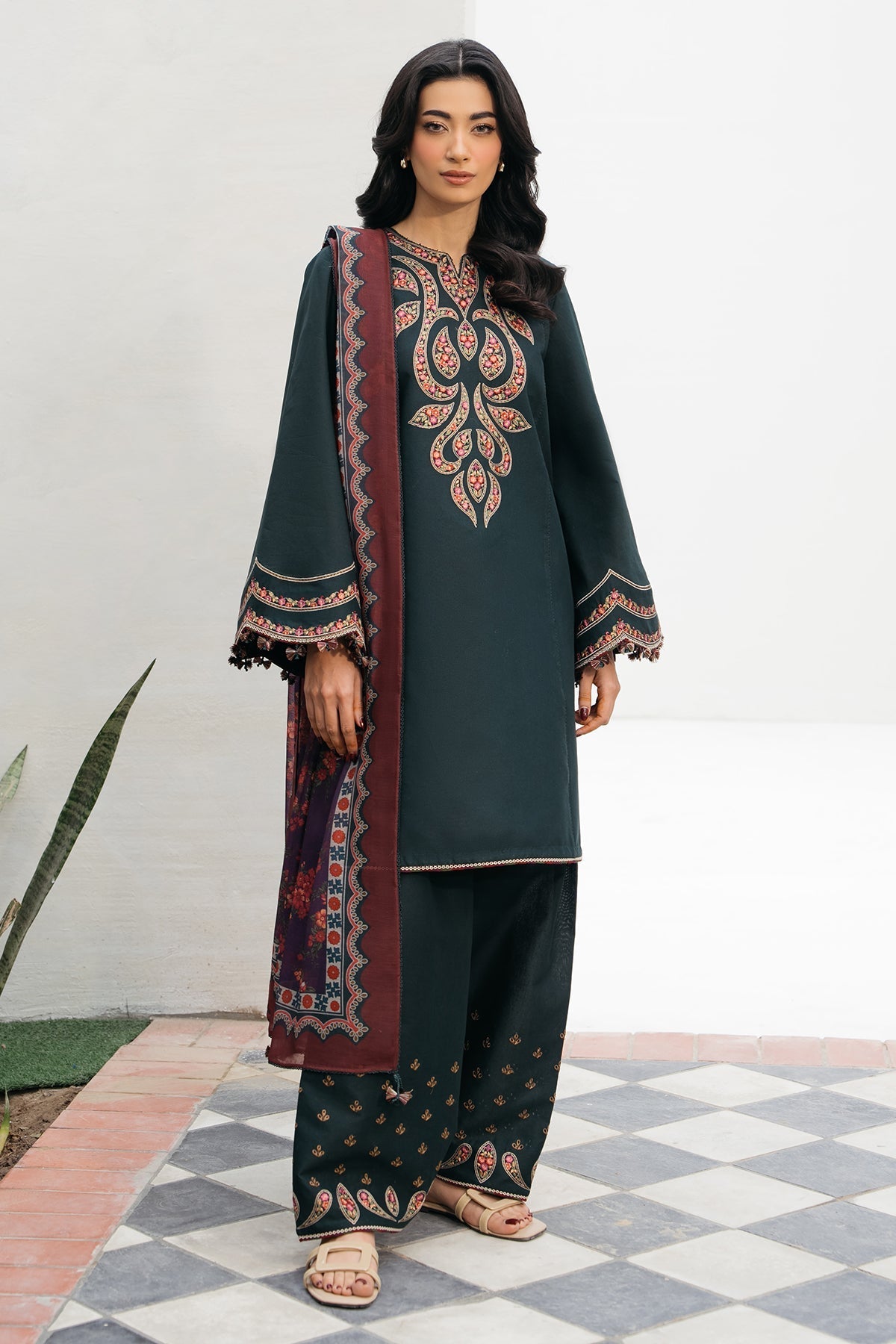 Jazmin | Summer Lawn 25 | USE-9181 by Jazmin - Designer Dress - Type: Ladies Clothes - Available at Libayah - 100% Original