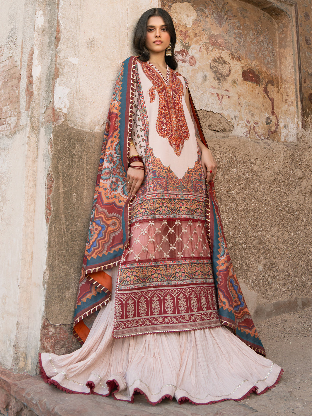Bin Ilyas | Naqsh Naaz Luxury Lawn 25 | 2083 - A by Bin Ilyas - Designer Dress - Type: Ladies Clothes - Available at Libayah - 100% Original