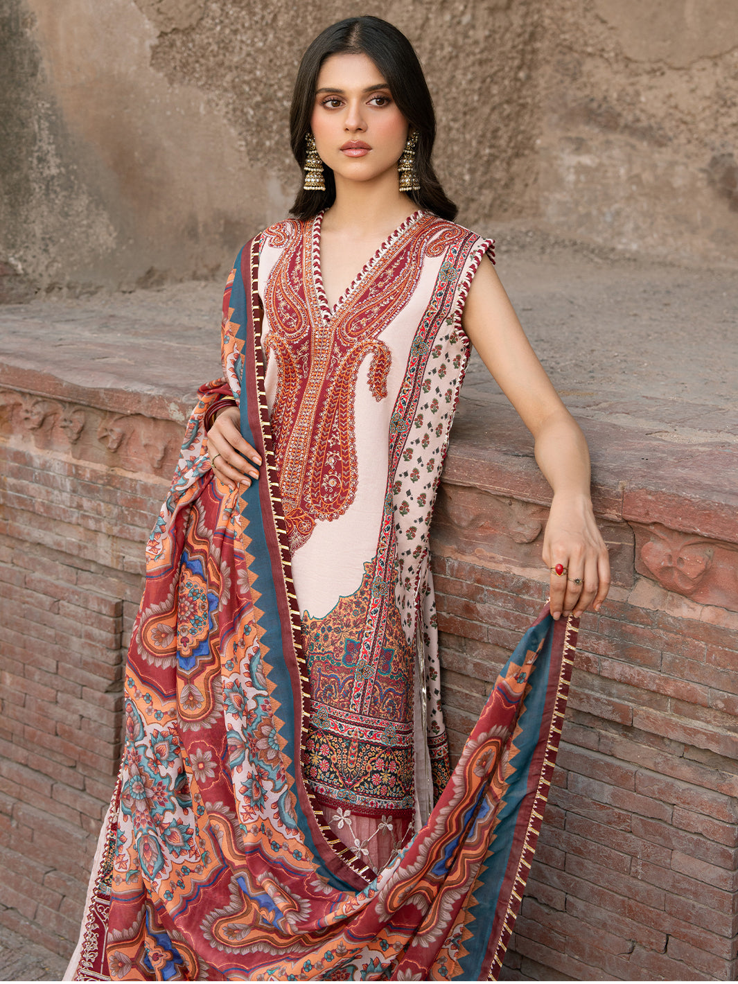 Bin Ilyas | Naqsh Naaz Luxury Lawn 25 | 2083 - A by Bin Ilyas - Designer Dress - Type: Ladies Clothes - Available at Libayah - 100% Original