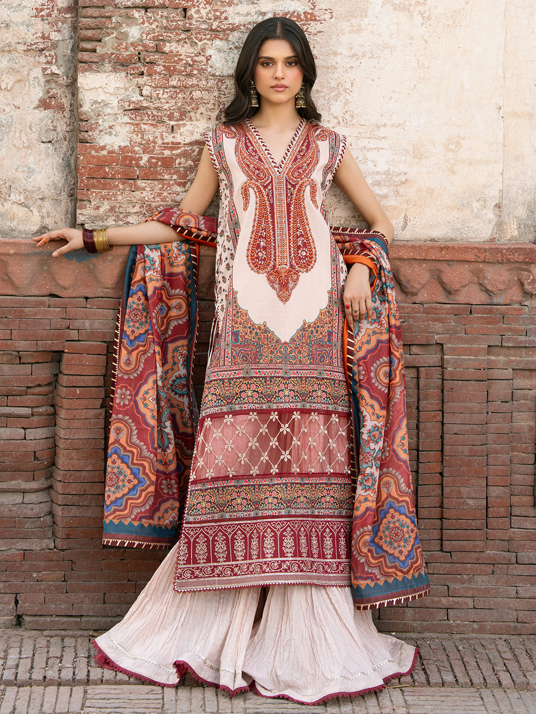 Bin Ilyas | Naqsh Naaz Luxury Lawn 25 | 2083 - A by Bin Ilyas - Designer Dress - Type: Ladies Clothes - Available at Libayah - 100% Original