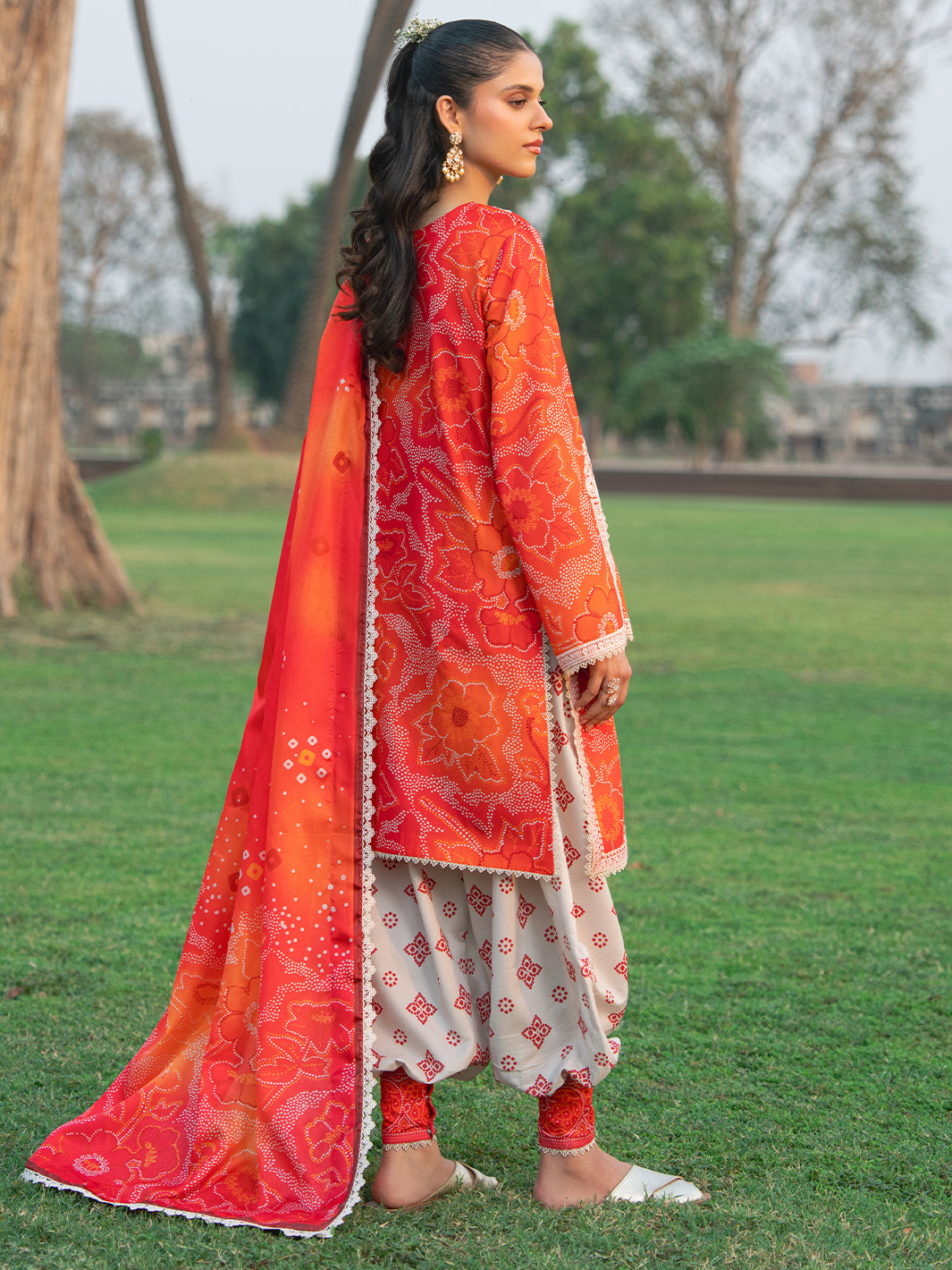 Bin Ilyas | Naqsh Naaz Luxury Lawn 25 | 2084 - A by Bin Ilyas - Designer Dress - Type: Ladies Clothes - Available at Libayah - 100% Original