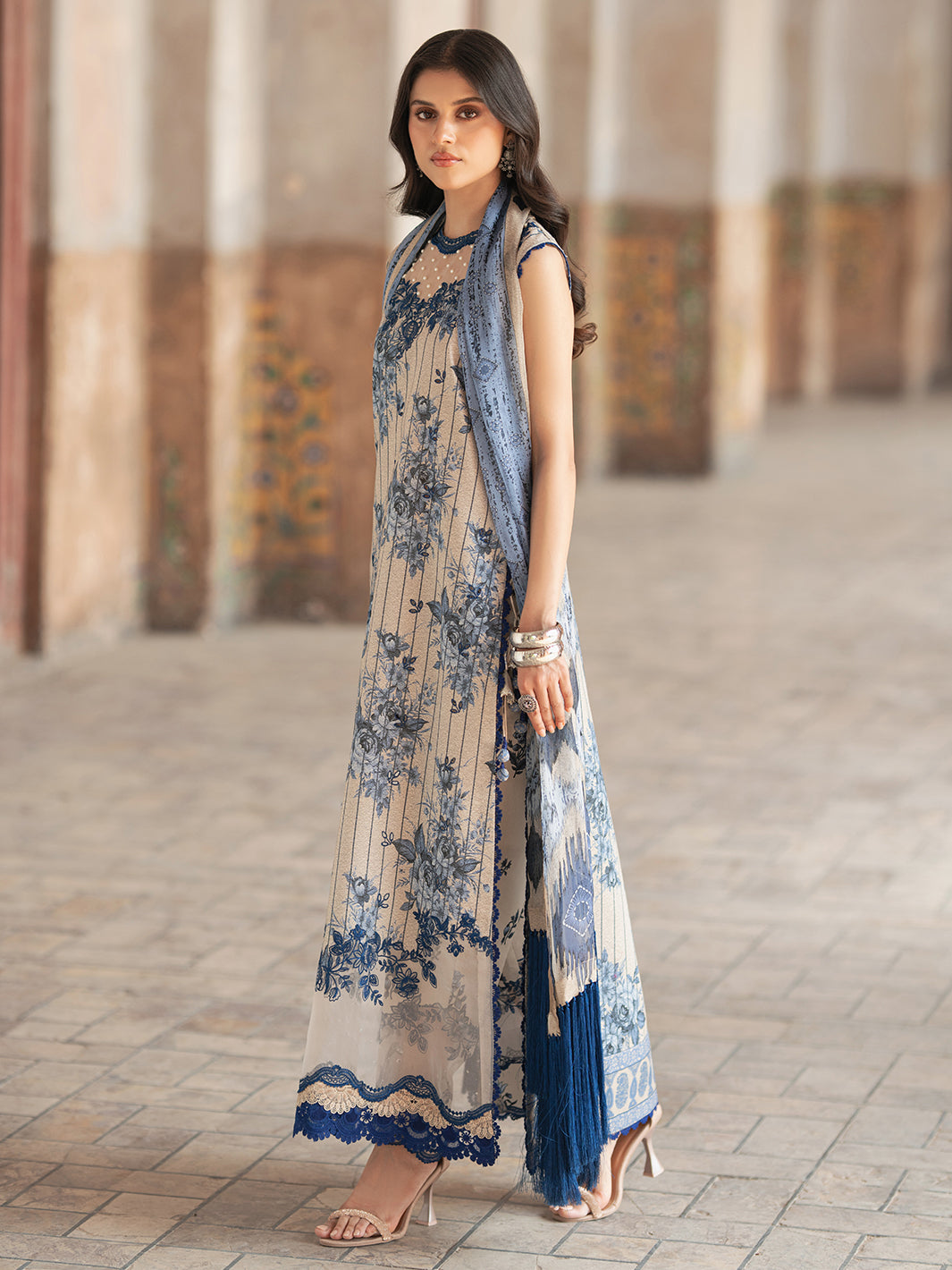 Bin Ilyas | Naqsh Naaz Luxury Lawn 25 | 2087 - A by Bin Ilyas - Designer Dress - Type: Ladies Clothes - Available at Libayah - 100% Original