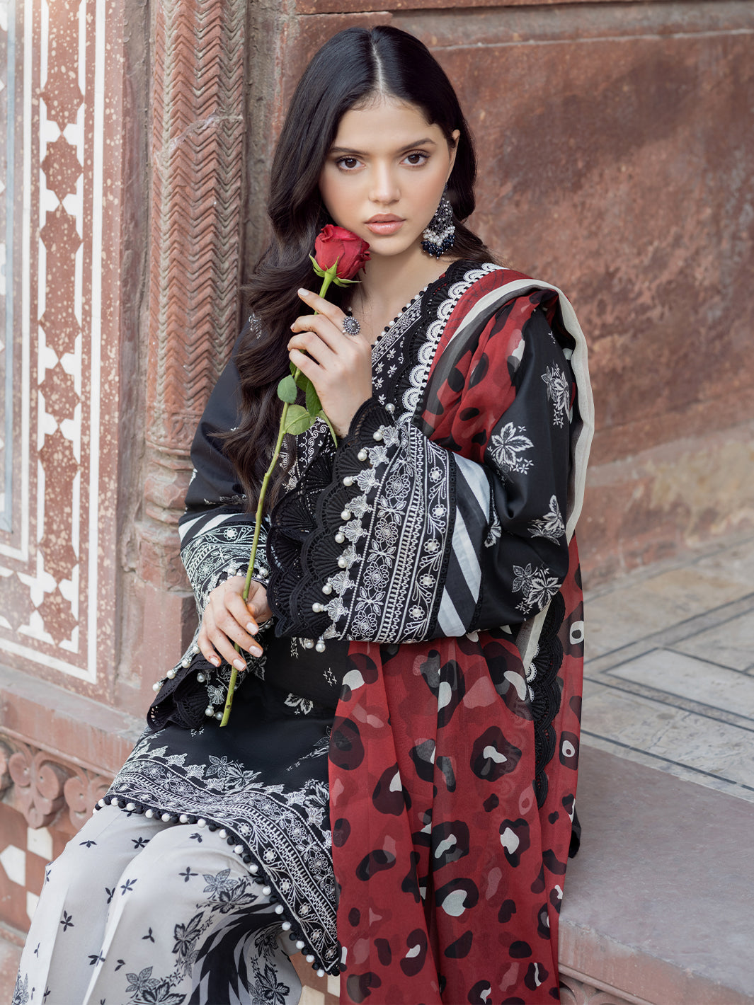 Bin Ilyas | Naqsh Naaz Luxury Lawn 25 | 2088 - A by Bin Ilyas - Designer Dress - Type: Ladies Clothes - Available at Libayah - 100% Original