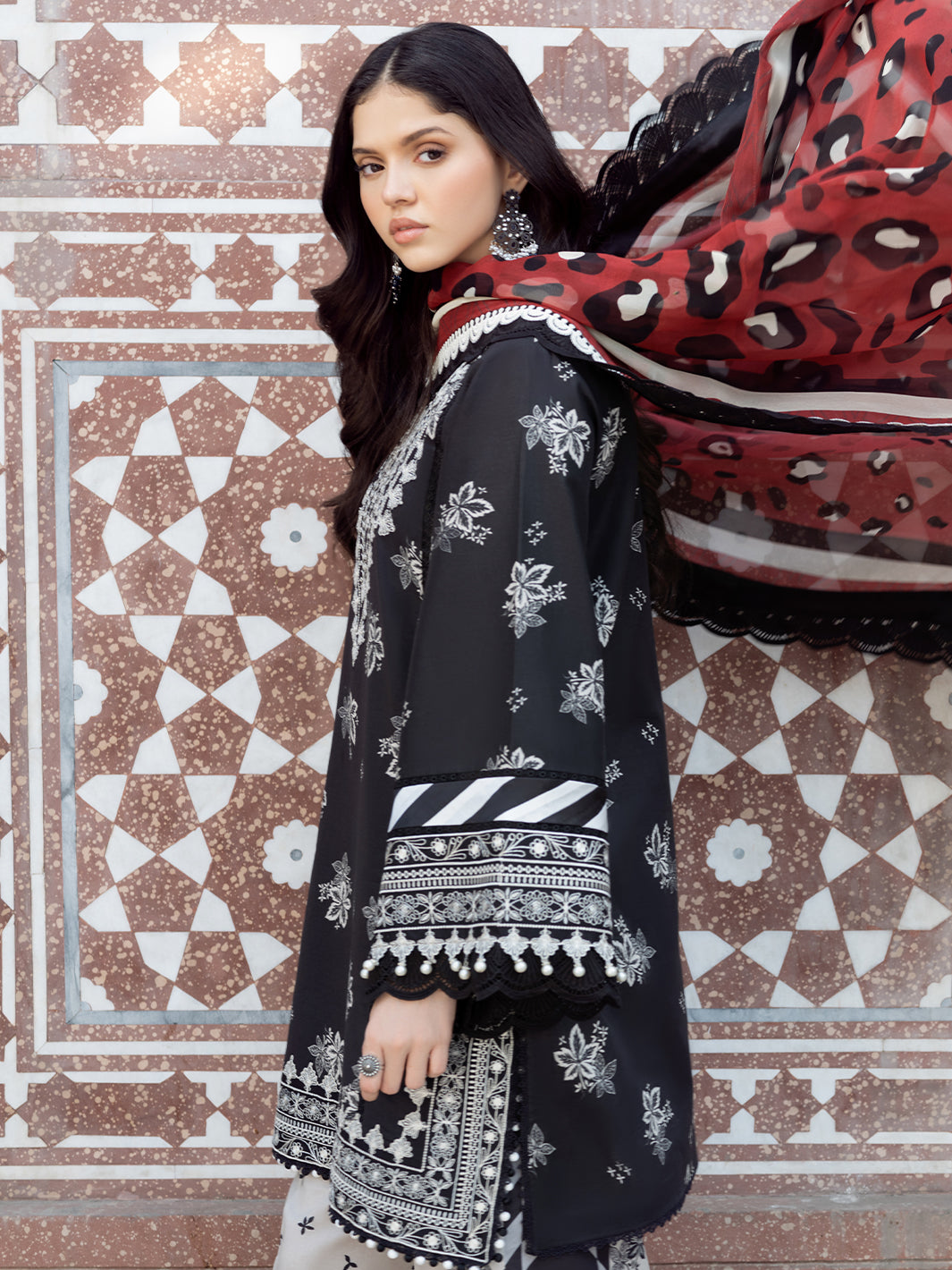 Bin Ilyas | Naqsh Naaz Luxury Lawn 25 | 2088 - A by Bin Ilyas - Designer Dress - Type: Ladies Clothes - Available at Libayah - 100% Original