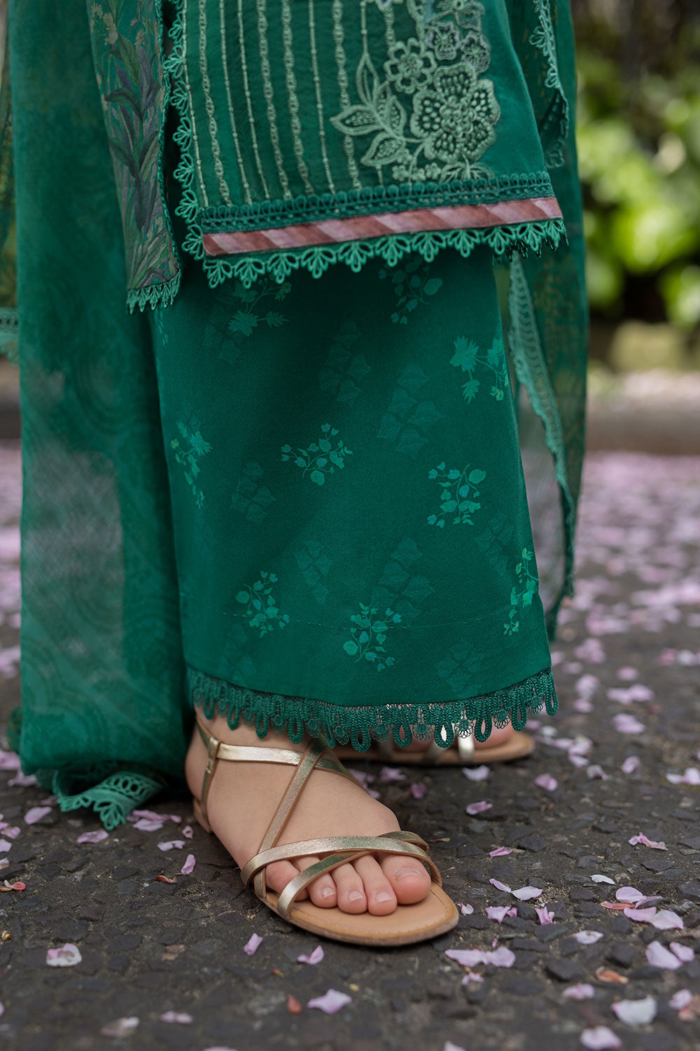 Sobia Nazir | Basics 25 | Design 5B by Sobia Nazir - Designer Dress - Type: Ladies Clothes - Available at Libayah - 100% Original