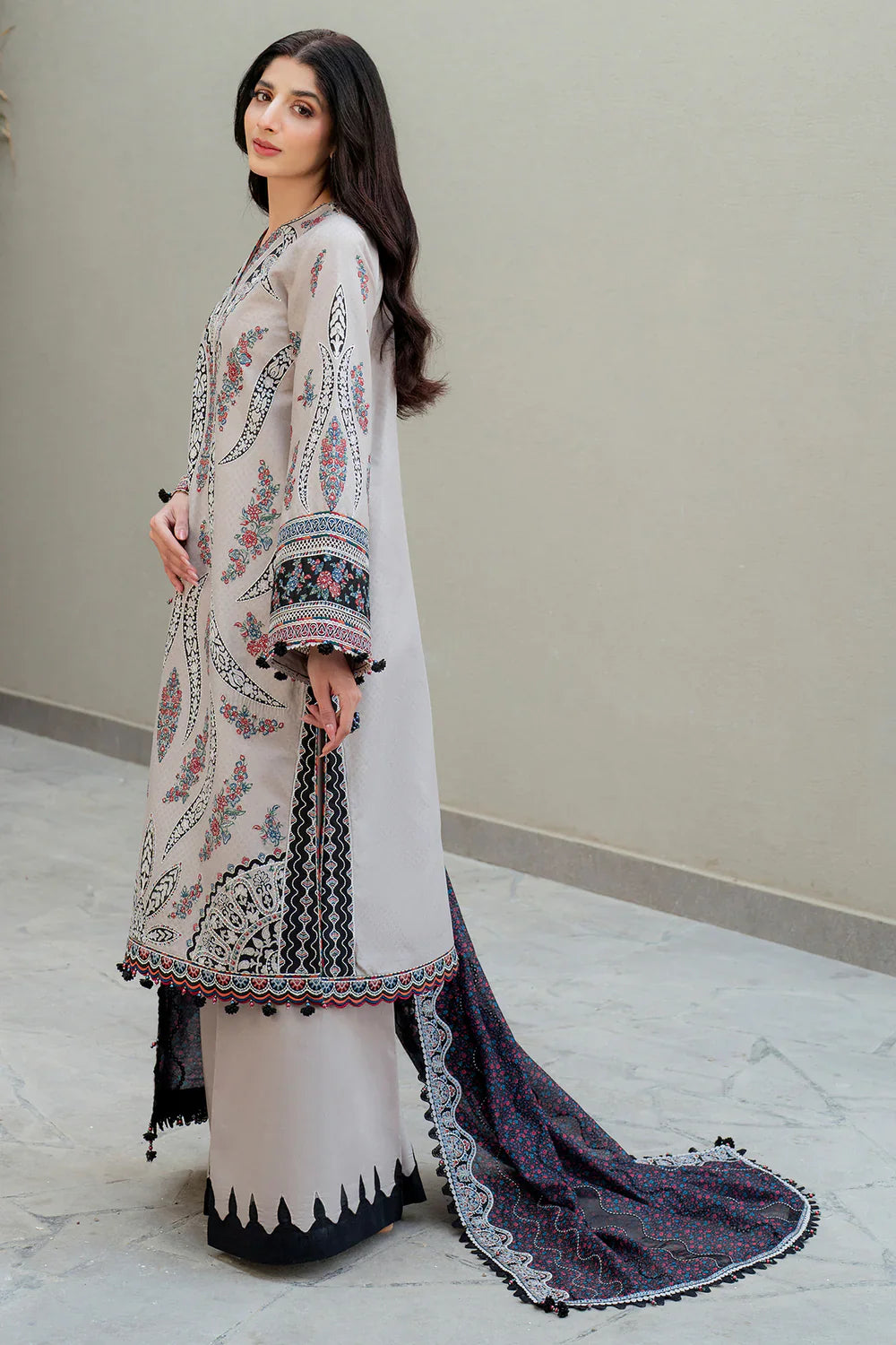 Jazmin | Shahkaar Luxury Lawn 25 | SL25-D7 by Jazmin - Designer Dress - Type: Ladies Clothes - Available at Libayah - 100% Original