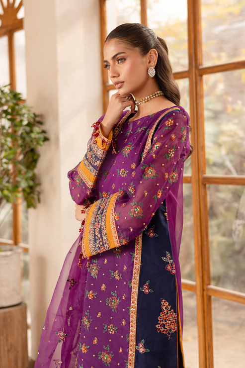 Emaan Adeel | Noore Festive Formals | NAYERA by Emaan Adeel - Designer Dress - Type: Ladies Clothes - Available at Libayah - 100% Original