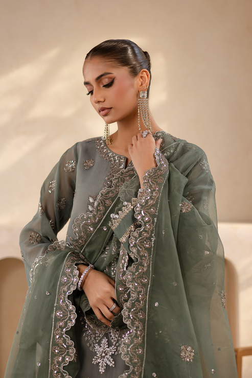 Emaan Adeel | Noore Festive Formals | VELIZA by Emaan Adeel - Designer Dress - Type: Ladies Clothes - Available at Libayah - 100% Original