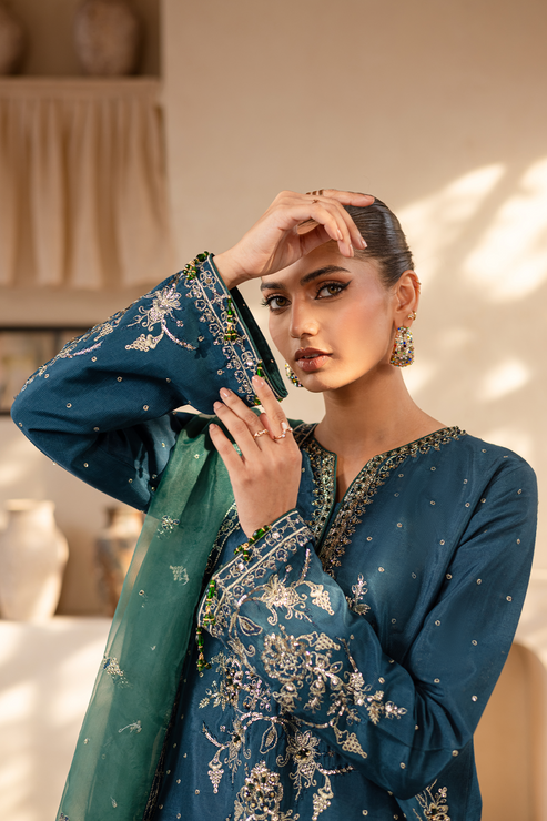 Emaan Adeel | Noore Festive Formals | LAVEEN by Emaan Adeel - Designer Dress - Type: Ladies Clothes - Available at Libayah - 100% Original