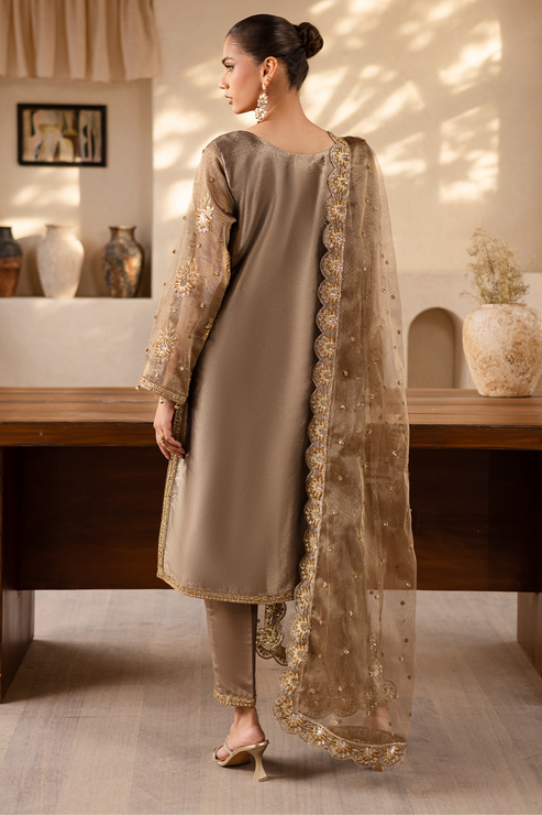 Emaan Adeel | Noore Festive Formals | RAVEEN by Emaan Adeel - Designer Dress - Type: Ladies Clothes - Available at Libayah - 100% Original