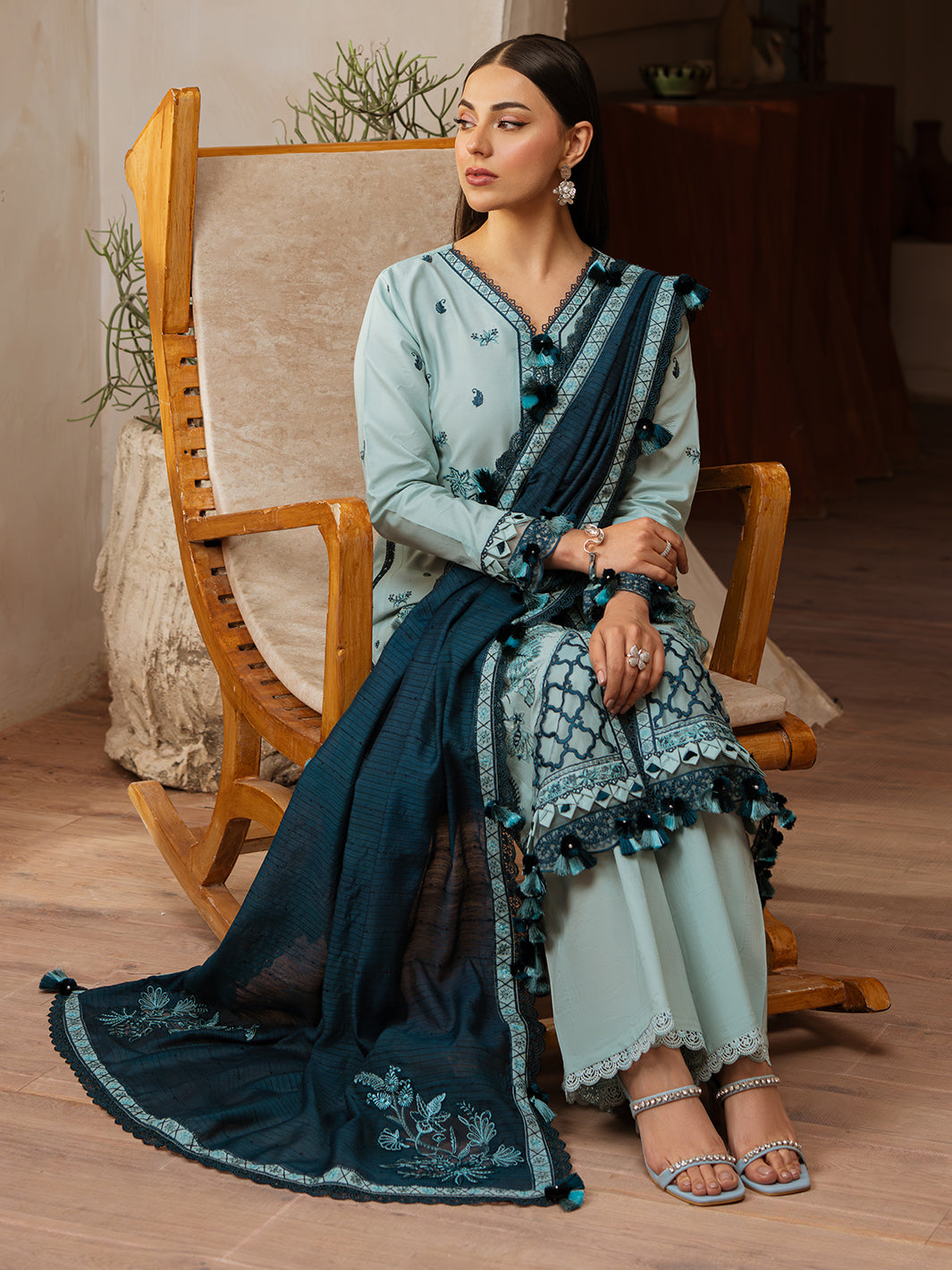 Mahnur | Florence Luxury Lawn 25 | AIYLEEN by Mahnur - Designer Dress - Type: Ladies Clothes - Available at Libayah - 100% Original