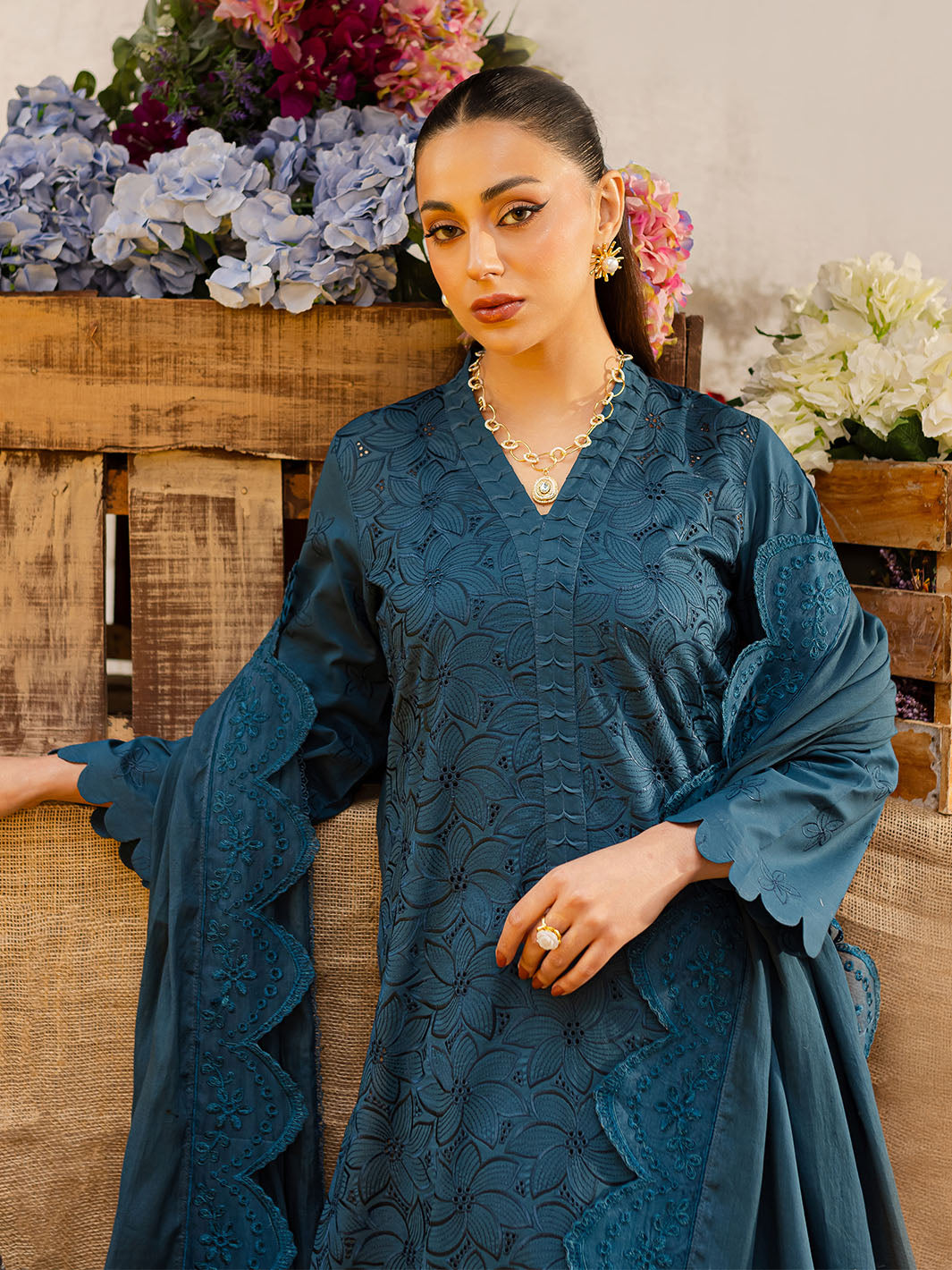 Mahnur | Twilight Luxury Lawn 25 | CIARA by Mahnur - Designer Dress - Type: Ladies Clothes - Available at Libayah - 100% Original