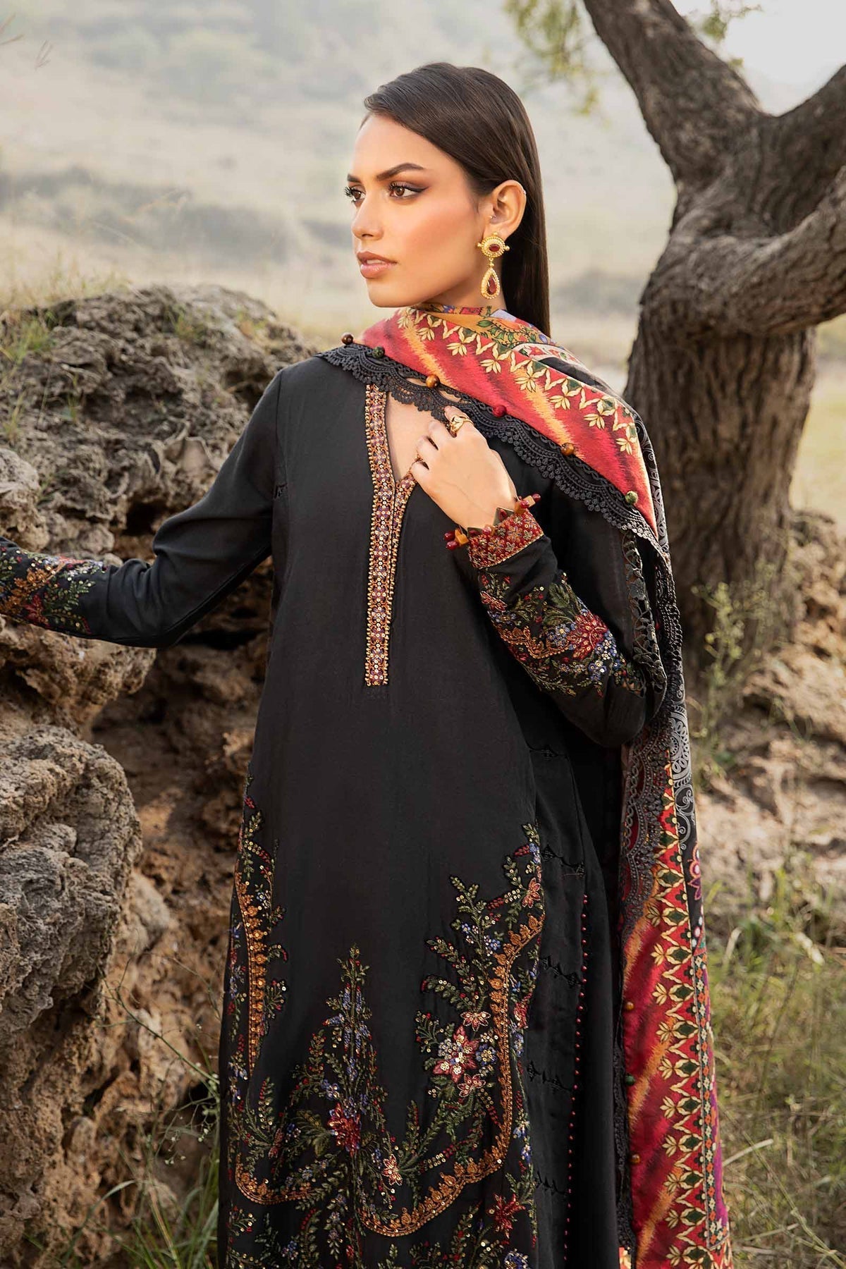 Maria B | M Prints Winter 24 | MPT-2402-B by Maria B - Designer Dress  - Type : Ladies Clothes - Available at Libayah - 100% Original 