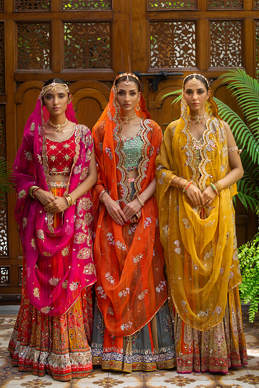 Deepak Perwani | Jaipur Heritage Wedding Wear | Ktd4089 by Deepak Perwani - Designer Dress - Type: Ladies Clothes - Available at Libayah - 100% Original