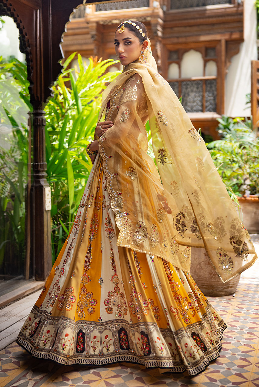 Deepak Perwani | Jaipur Heritage Wedding Wear | Ktd4091 by Deepak Perwani - Designer Dress - Type: Ladies Clothes - Available at Libayah - 100% Original
