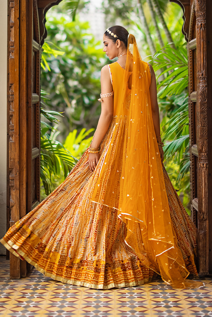 Deepak Perwani | Jaipur Heritage Wedding Wear | Ktd4118 by Deepak Perwani - Designer Dress - Type: Ladies Clothes - Available at Libayah - 100% Original