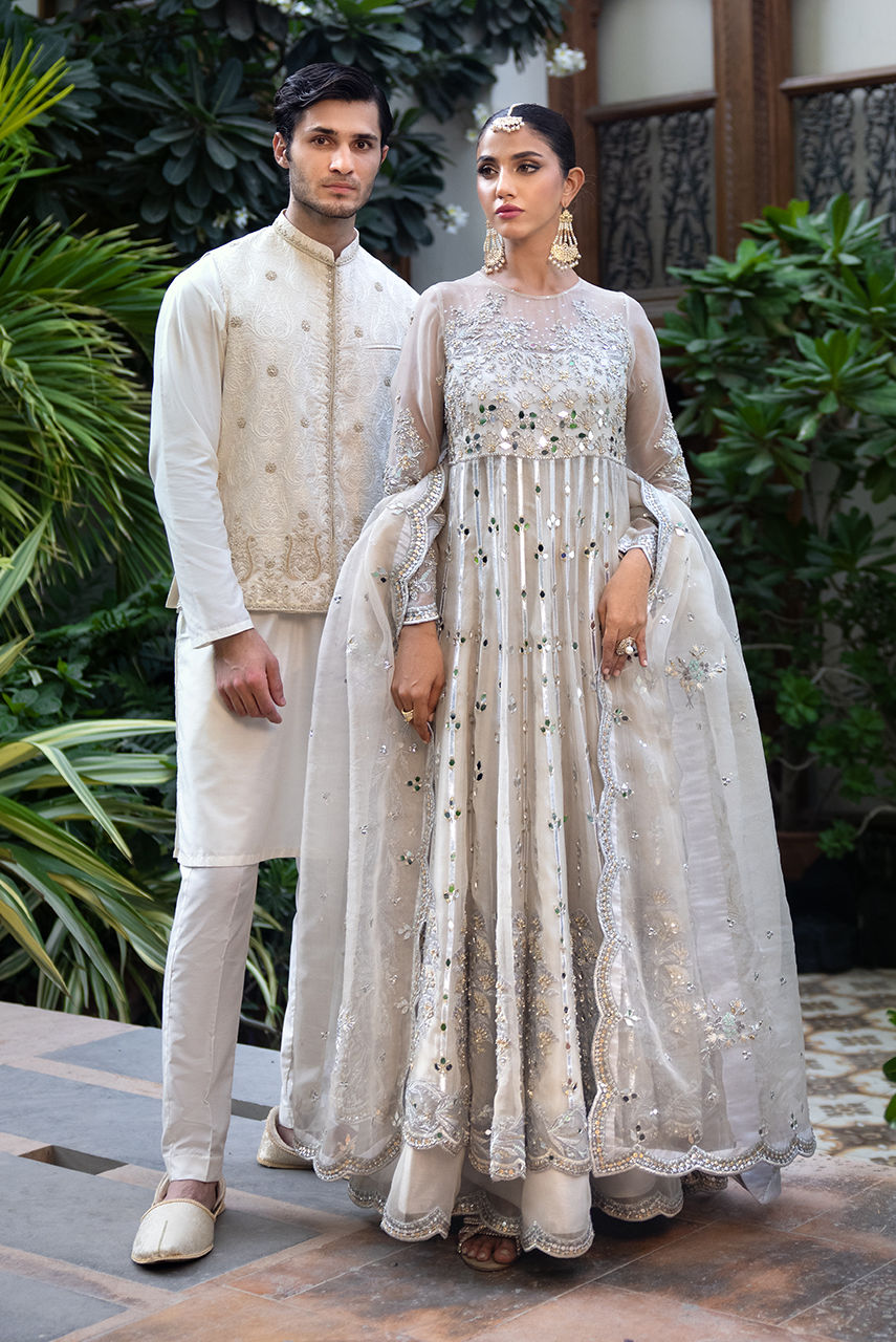 Deepak Perwani | Jaipur Heritage Wedding Wear | Ktd4096 by Deepak Perwani - Designer Dress - Type: Ladies Clothes - Available at Libayah - 100% Original
