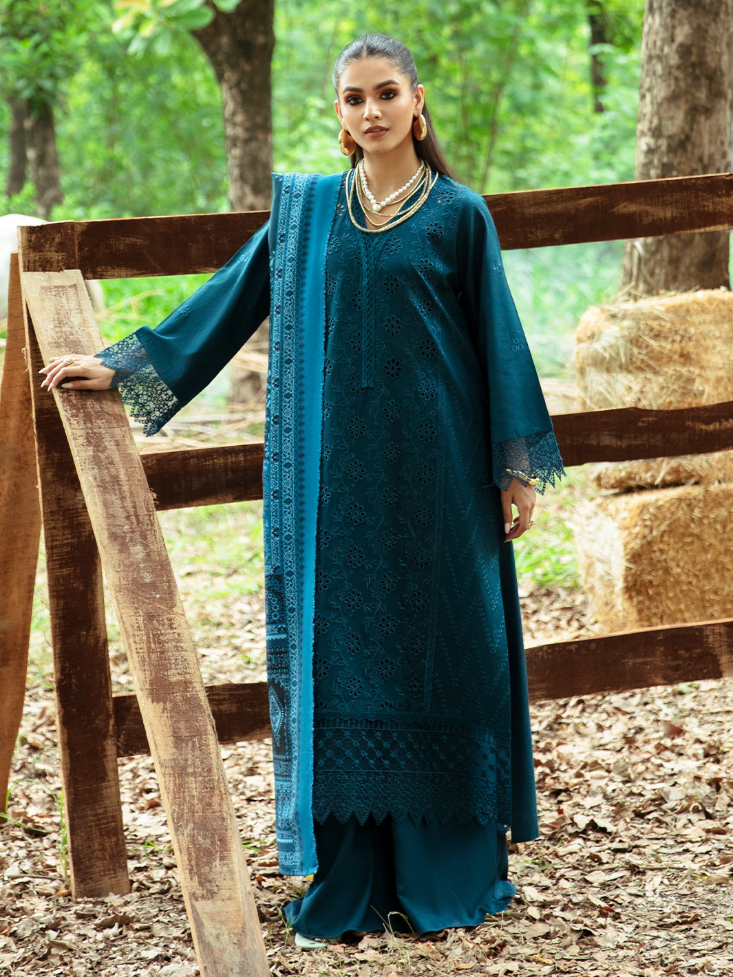 Mahnur | Hazel Winter 24 | ELUNED by Mahnur - Designer Dress - Type: Luxury - Available at Libayah - 100% Original