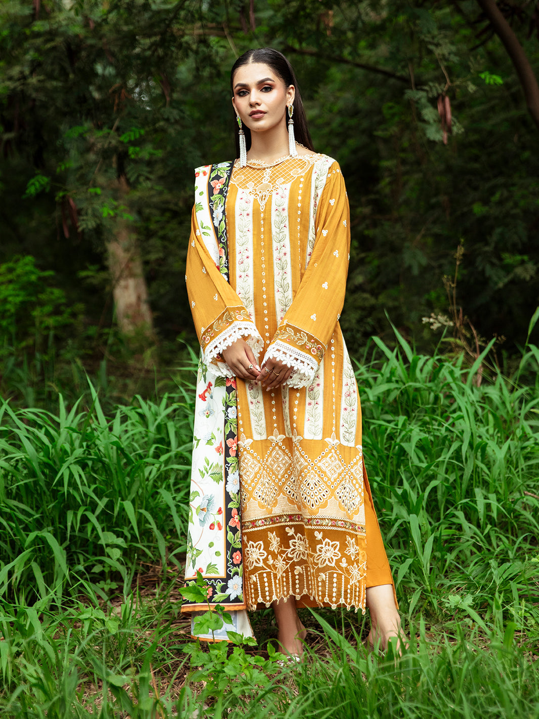 Mahnur | Hazel Winter 24 | ELYSE by Mahnur - Designer Dress - Type: Luxury - Available at Libayah - 100% Original