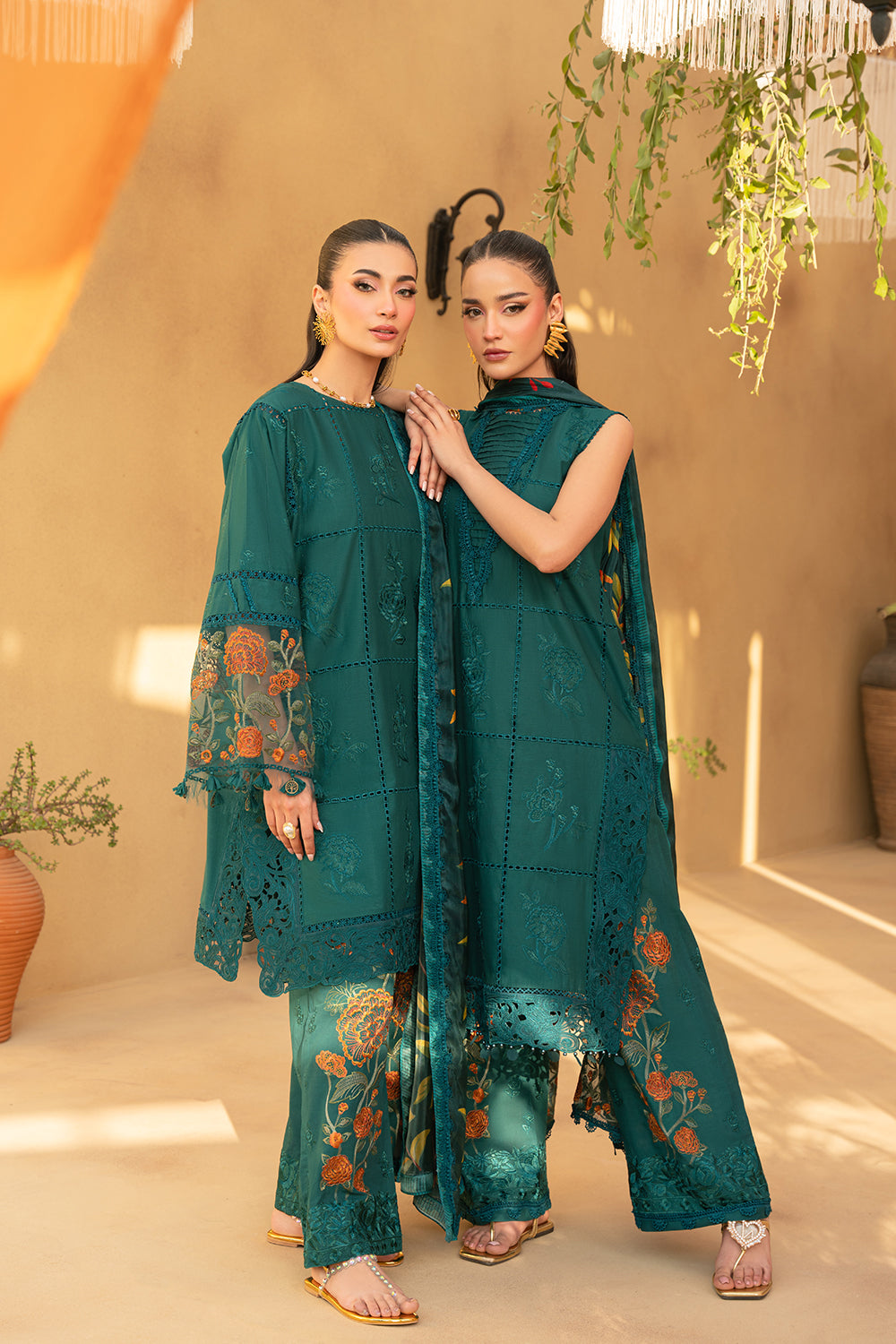 Saira Rizwan | Luxury Lawn 25 | LIRA-SRL25-10 by Saira Rizwan - Designer Dress - Type: Ladies Clothes - Available at Libayah - 100% Original