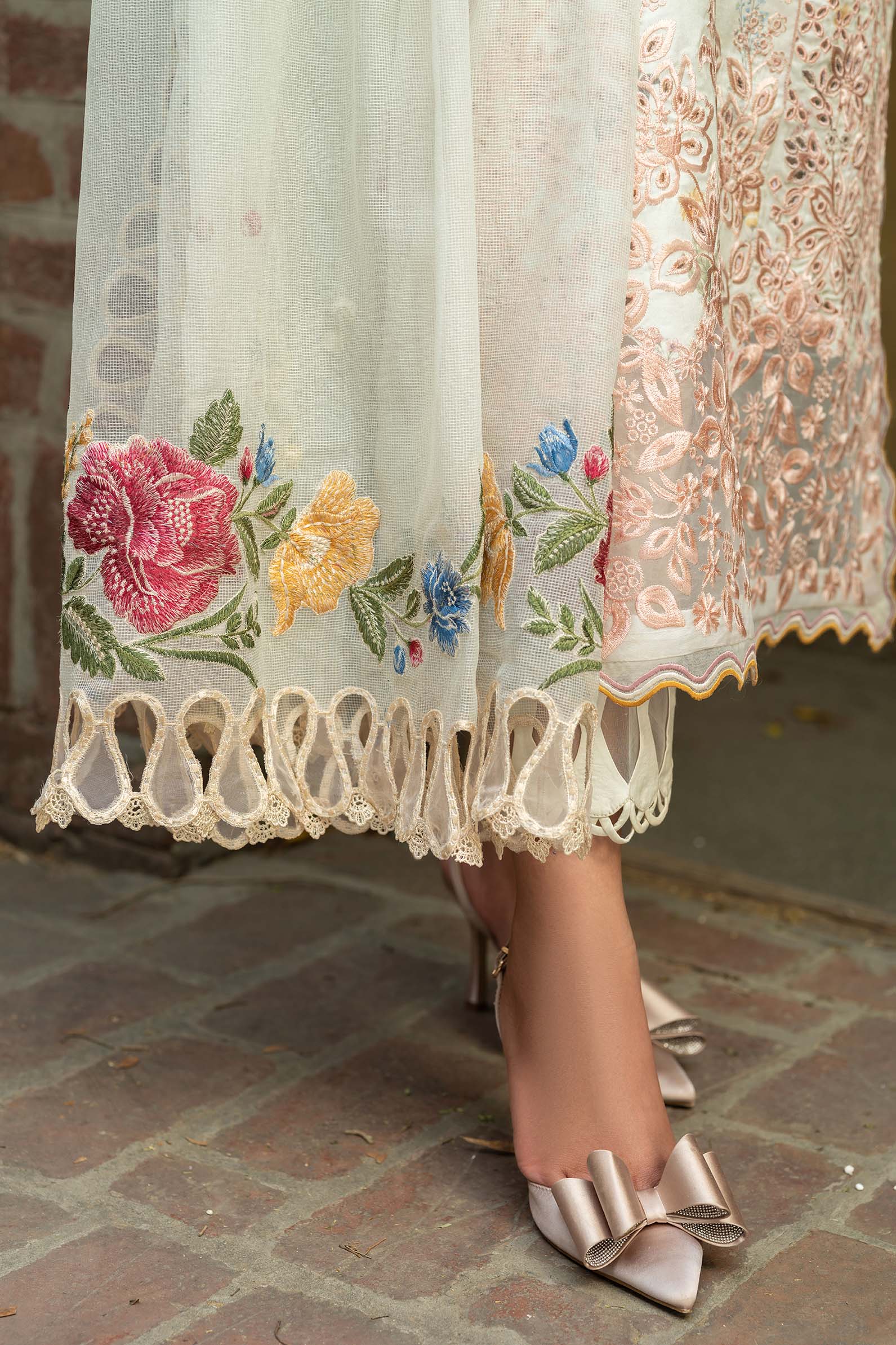 Maryam Hussain | Luxury Lawn 25 | Batik by Maryam Hussain - Designer Dress - Type: Ladies Clothes - Available at Libayah - 100% Original