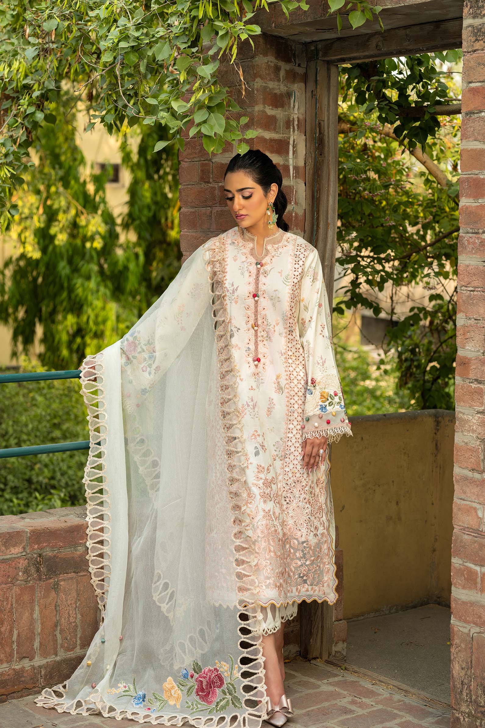 Maryam Hussain | Luxury Lawn 25 | Batik by Maryam Hussain - Designer Dress - Type: Ladies Clothes - Available at Libayah - 100% Original