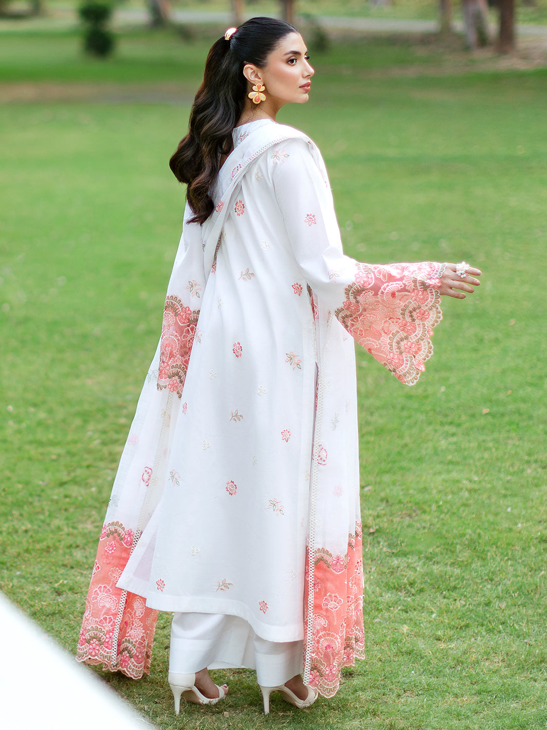 Mahnur | Sophie Luxury Lawn 25 | Lyra by Mahnur - Designer Dress - Type: Ladies Clothes - Available at Libayah - 100% Original