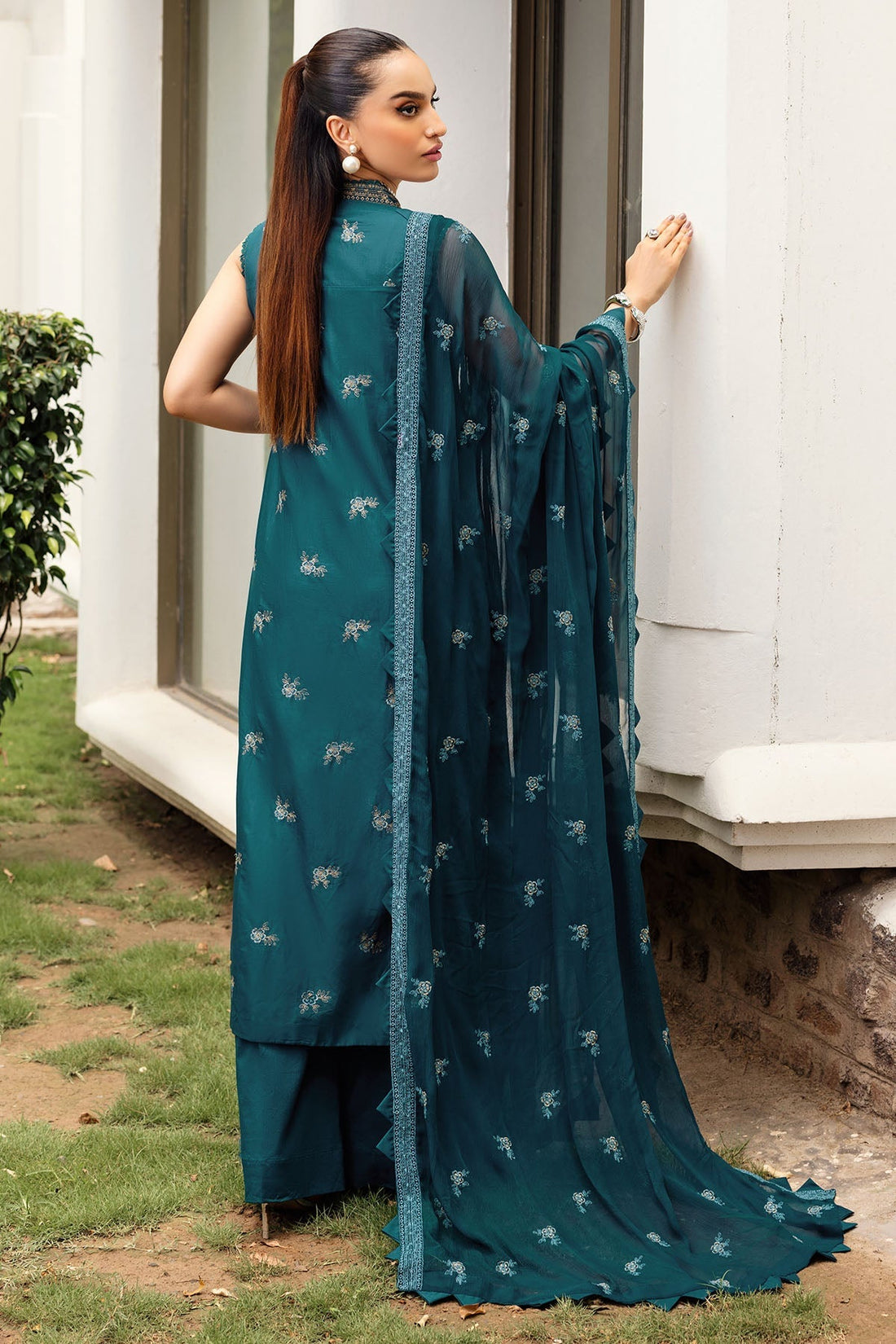 Motifz | Premium Lawn 24 | 4831-SAMANA by Motifz - Designer Dress - Type: Ladies Clothes - Available at Libayah - 100% Original