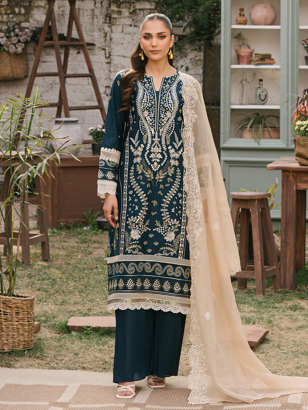 Mahnur | Masakali Luxury Lawn 24 | MK 01 - A by Mahnur - Designer Dress - Type: Ladies Clothes - Available at Libayah - 100% Original