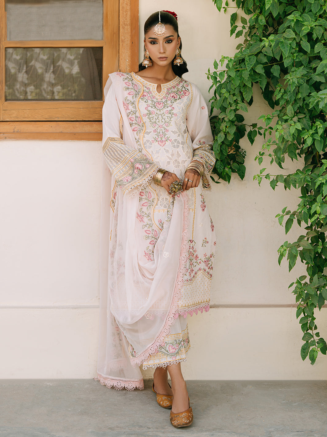 Mahnur | Shanaya Luxury Lawn 25 | Elnaz by Mahnur - Designer Dress - Type: Ladies Clothes - Available at Libayah - 100% Original