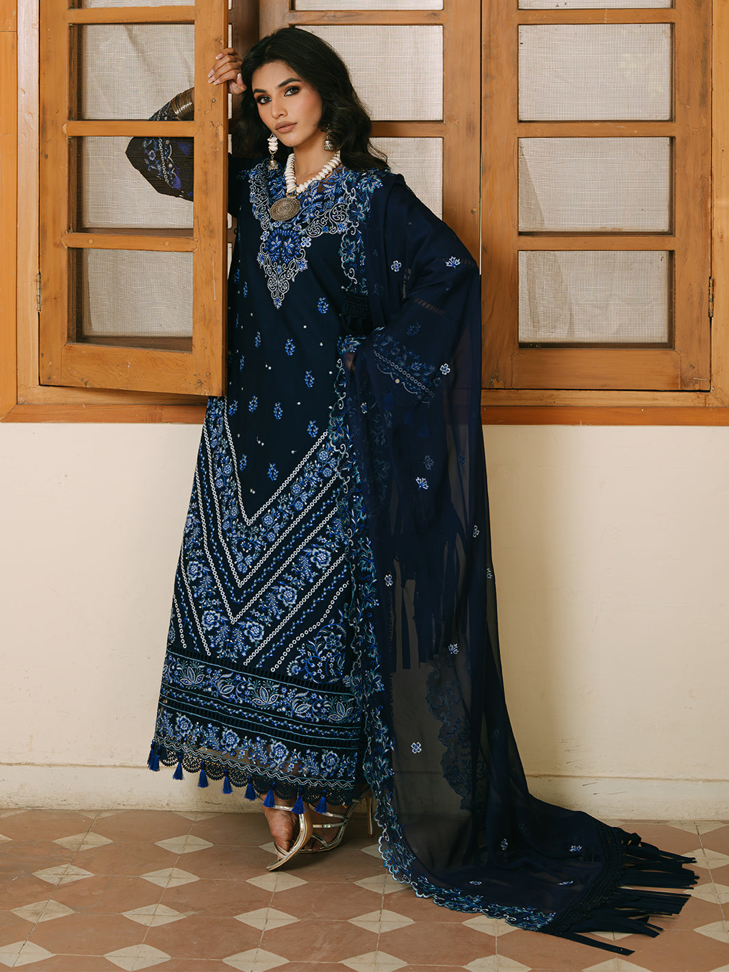 Mahnur | Shanaya Luxury Lawn 25 | Shahmina by Mahnur - Designer Dress - Type: Ladies Clothes - Available at Libayah - 100% Original