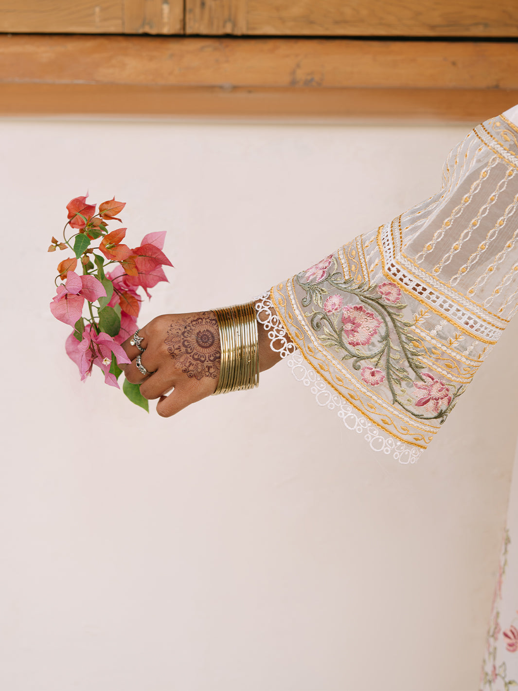 Mahnur | Shanaya Luxury Lawn 25 | Elnaz by Mahnur - Designer Dress - Type: Ladies Clothes - Available at Libayah - 100% Original