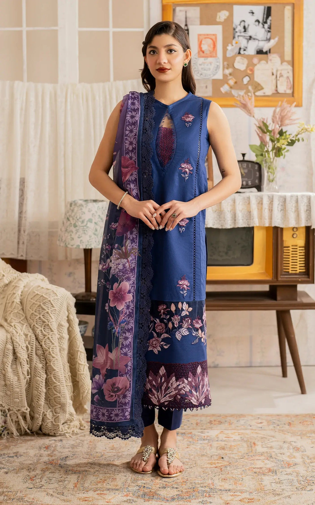 Asifa and Nabeel | Meraki Vintage 25 | Resham (MVL25-18) by Asifa and Nabeel - Designer Dress - Type: Ladies Clothes - Available at Libayah - 100% Original