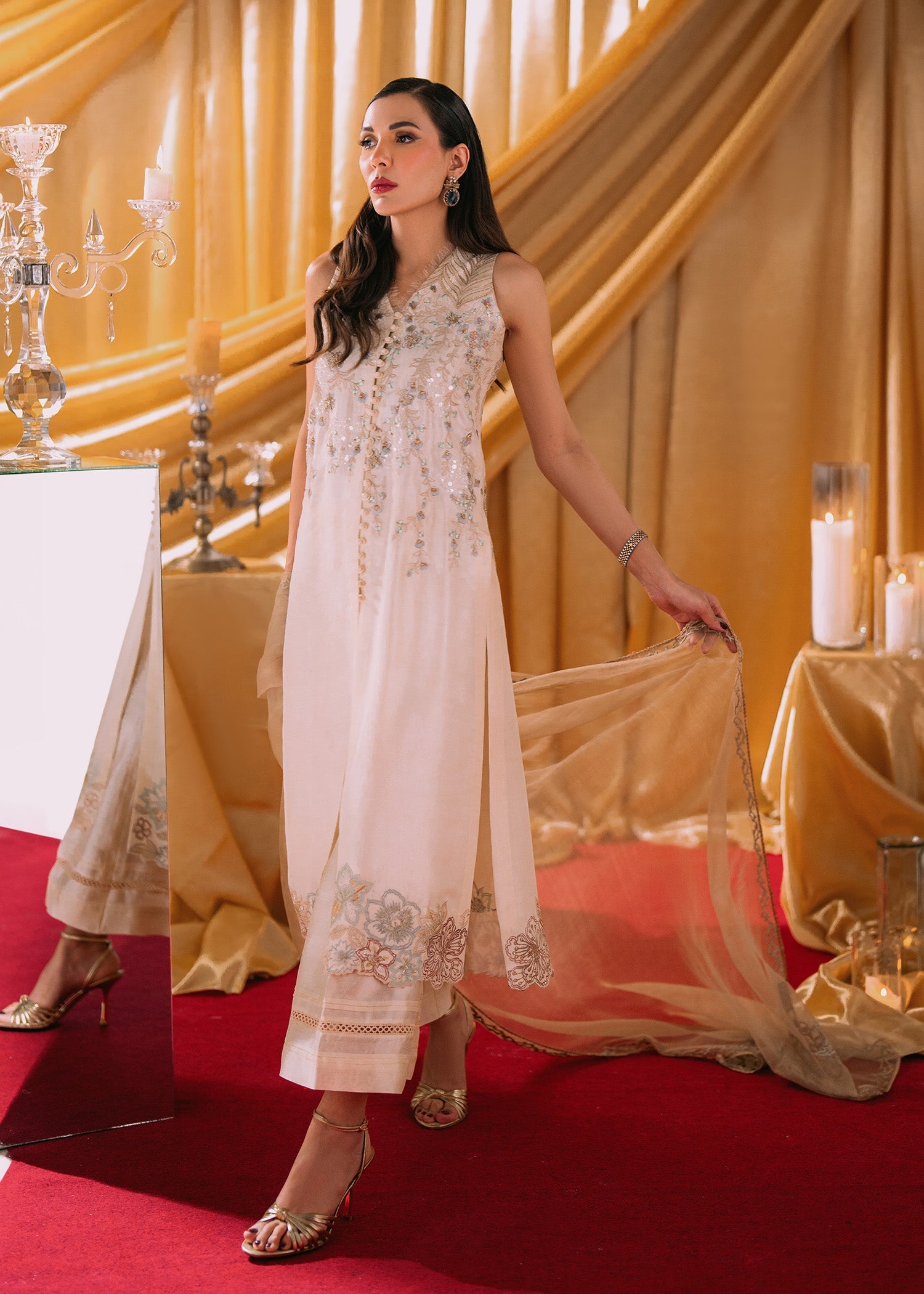 Umsha | Makhmal Winter Faves 24 |  Baby'S Breath by Umsha - Designer Dress - Type: Ladies Clothes - Available at Libayah - 100% Original