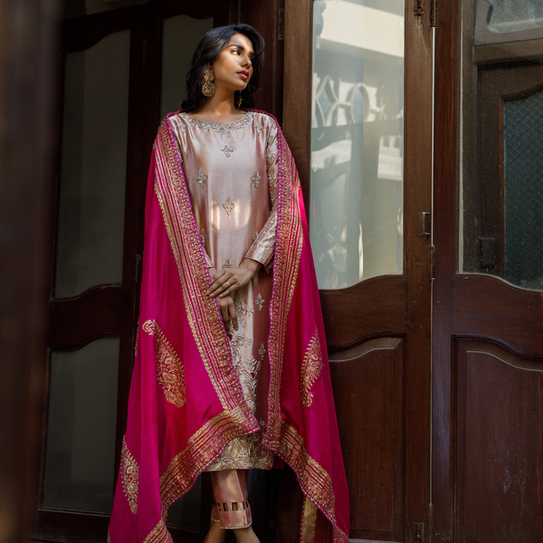 Wahajmkhan | Bahar Begum Formals | TISSUE PINK & MAGENTA SHAWL by Wahaj M.Khan - Designer Dress - Type: Ladies Clothes - Available at Libayah - 100% Original