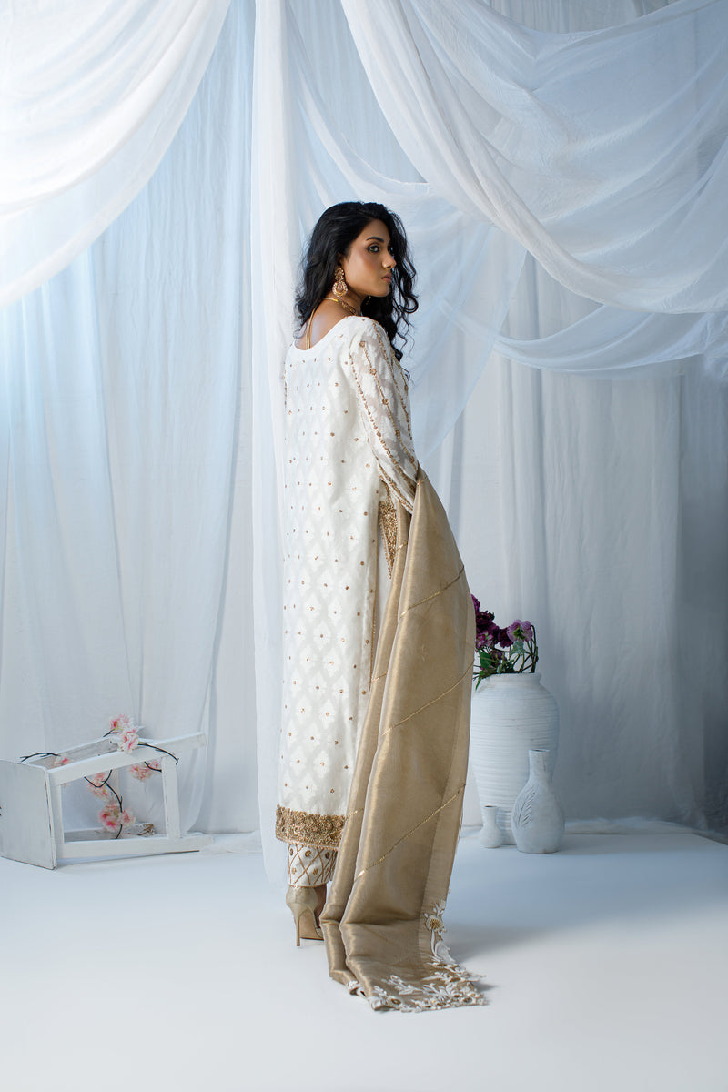 Wahaj M Khan | Zohra Drop 2 Formals | White & Gold Zohra Outfit by Wahaj M.Khan - Designer Dress - Type: Ladies Clothes - Available at Libayah - 100% Original