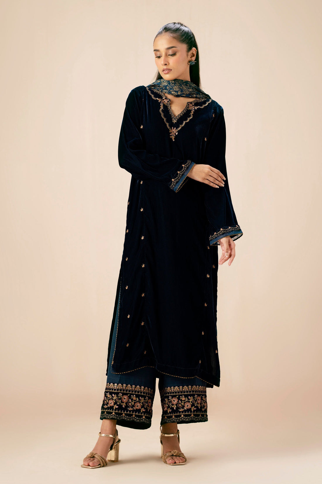 Zeen | Winter Collection | Velvet 11 by Zeen - Designer Dress - Type: Ladies Clothes - Available at Libayah - 100% Original