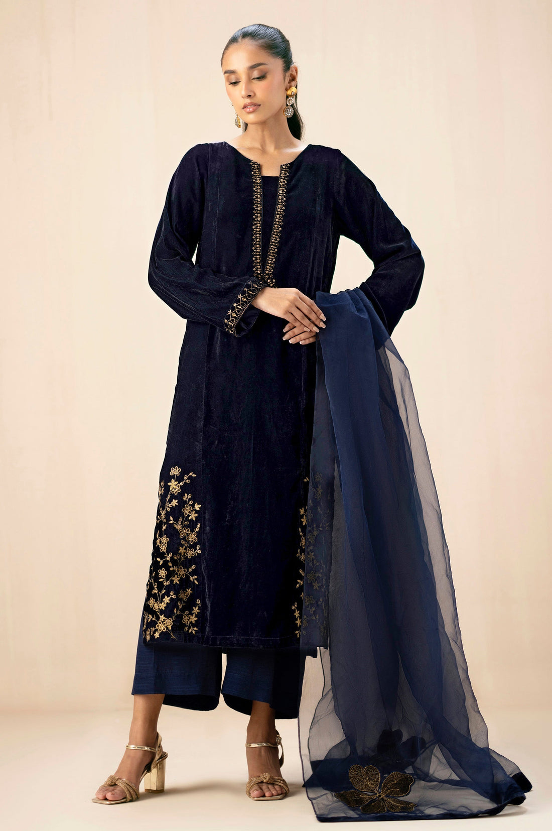 Zeen | Winter Collection | Velvet 13 by Zeen - Designer Dress - Type: Ladies Clothes - Available at Libayah - 100% Original