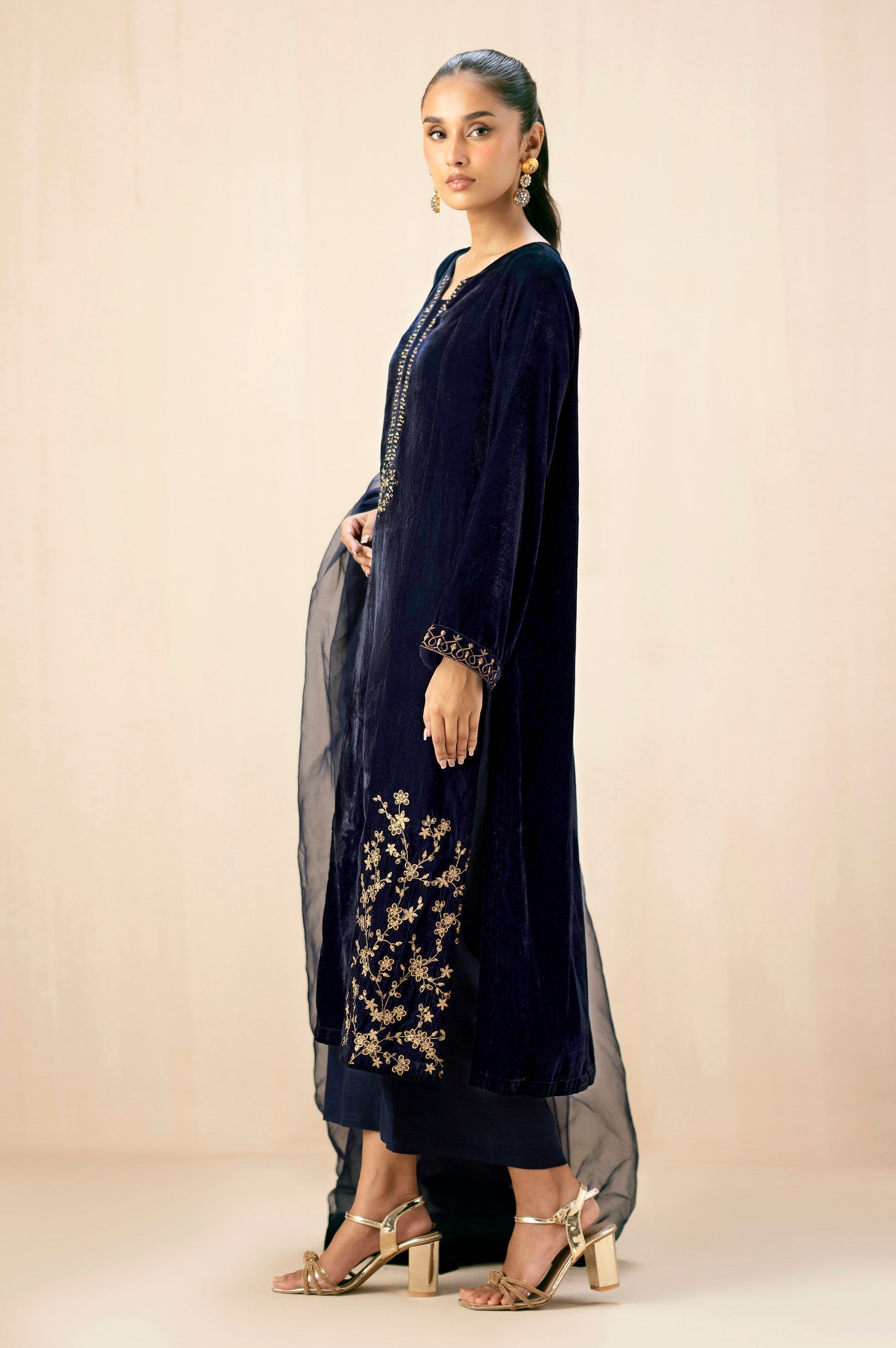 Zeen | Winter Collection | Velvet 13 by Zeen - Designer Dress - Type: Ladies Clothes - Available at Libayah - 100% Original
