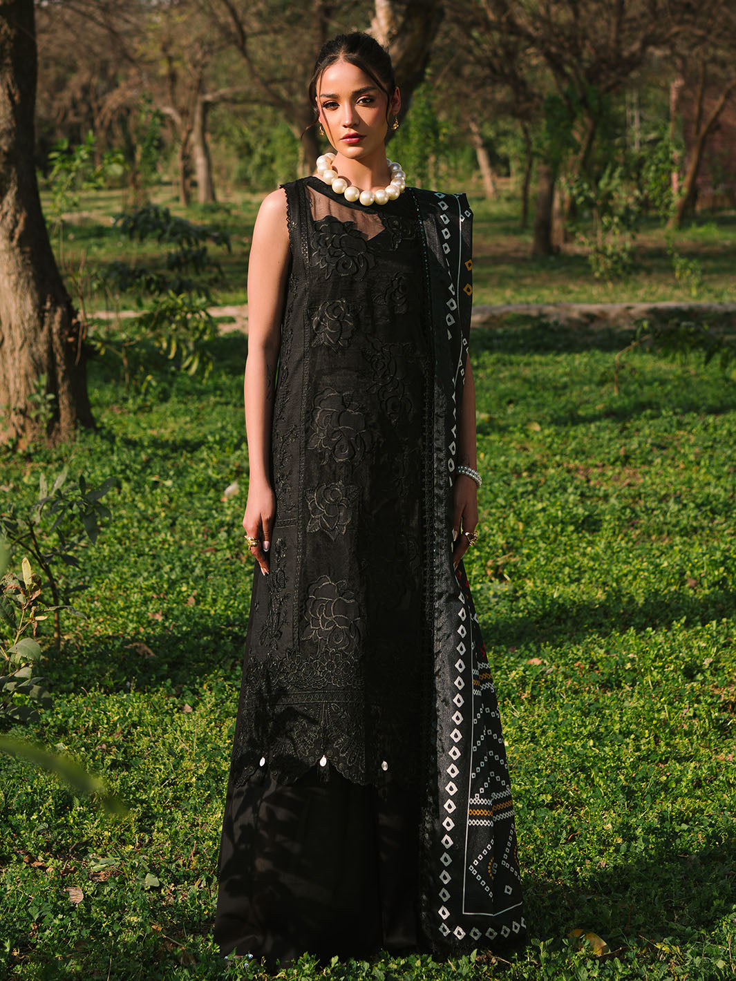Mahnur | Dahlia Luxury Lawn 25 | Zoe by Mahnur - Designer Dress - Type: Ladies Clothes - Available at Libayah - 100% Original
