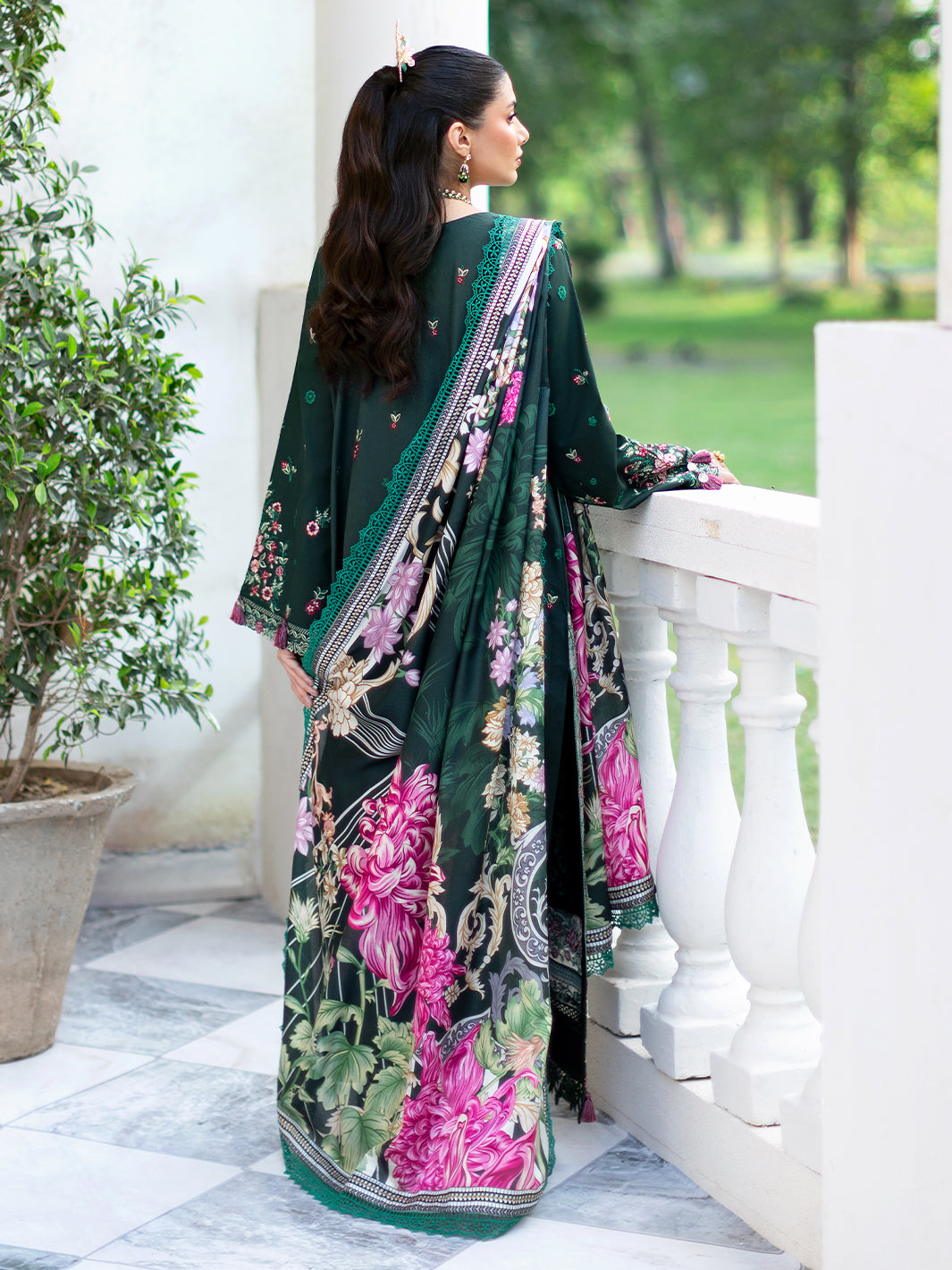 Mahnur | Sophie Luxury Lawn 25 | Zoya by Mahnur - Designer Dress - Type: Ladies Clothes - Available at Libayah - 100% Original