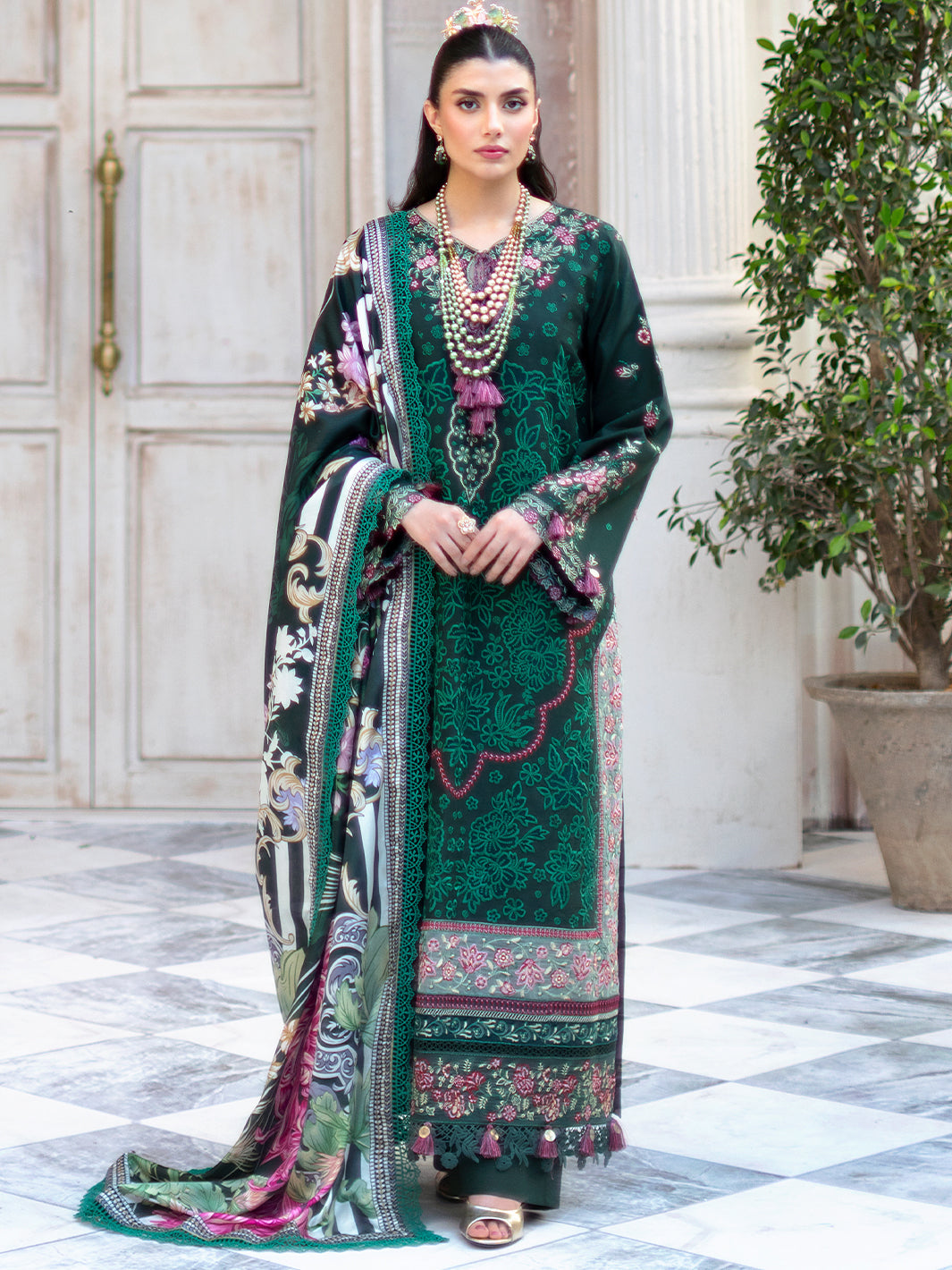 Mahnur | Sophie Luxury Lawn 25 | Zoya by Mahnur - Designer Dress - Type: Ladies Clothes - Available at Libayah - 100% Original